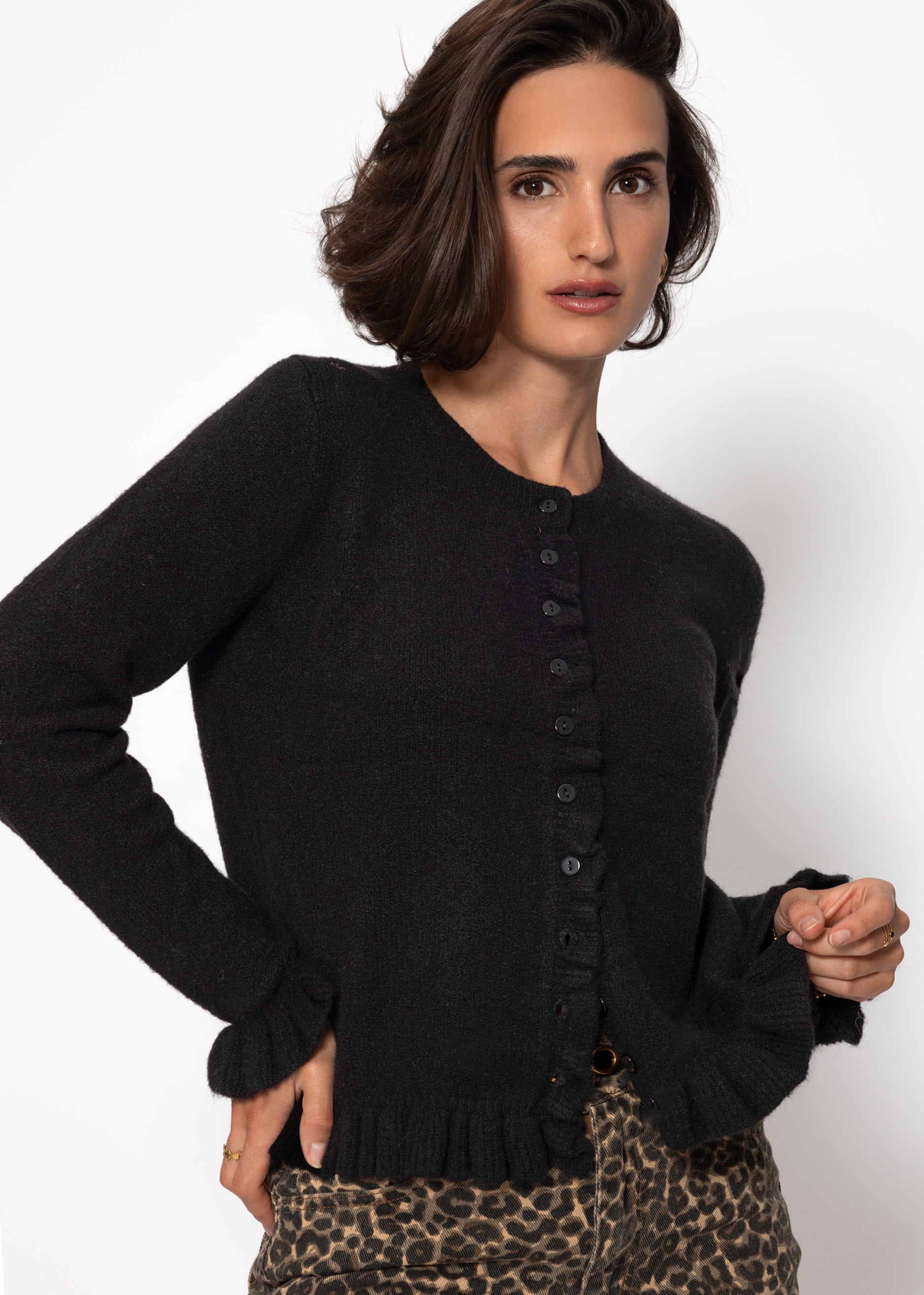 Cardigan with ruffles - black