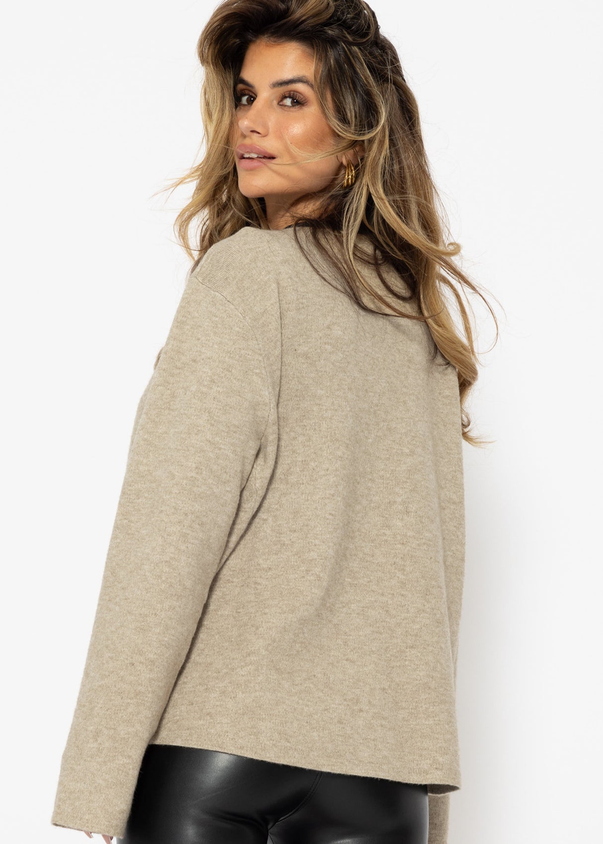 Cardigan with round neck and patch pockets - beige