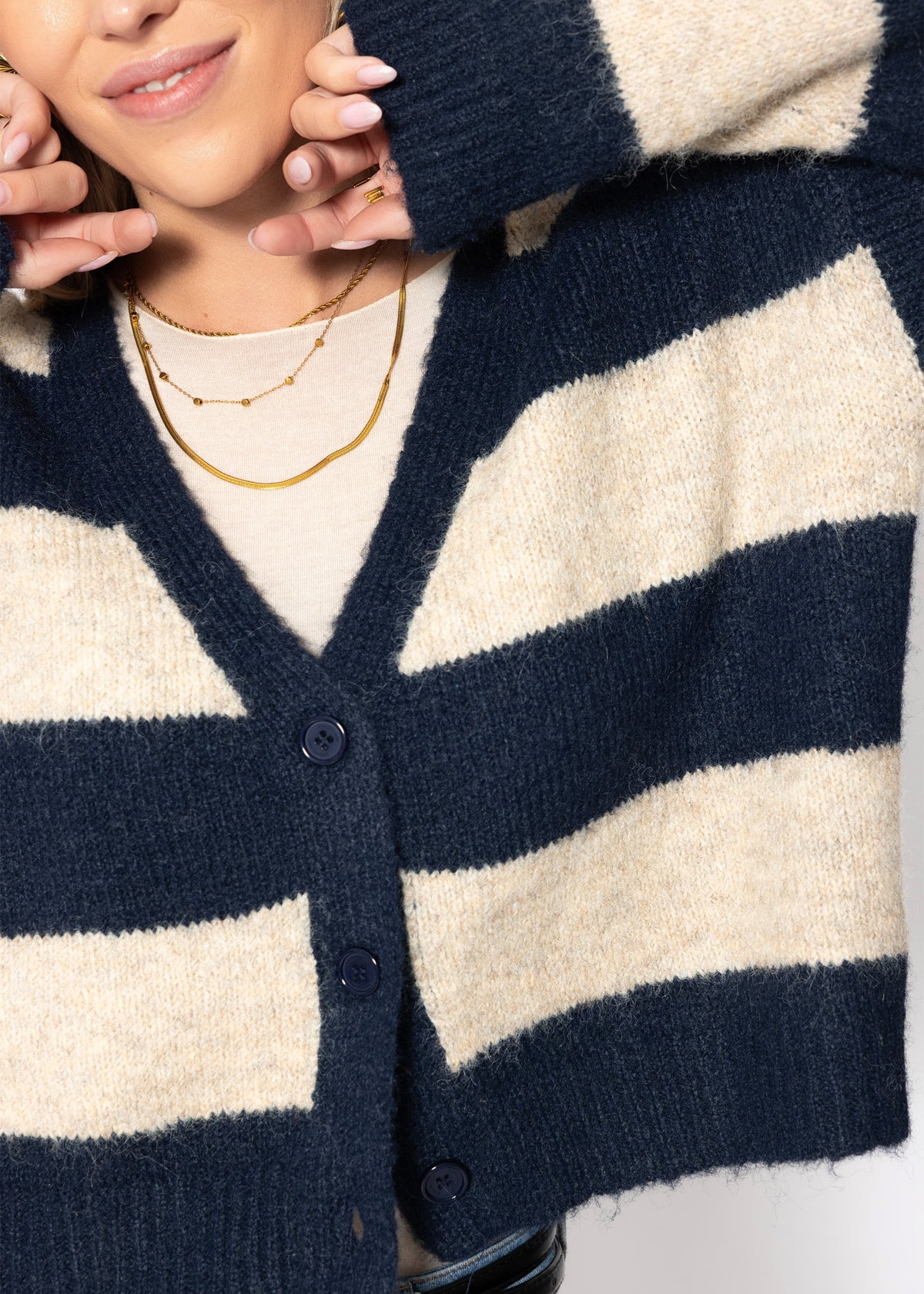 Cardigan with block strips and V-neck-beige-dark blue
