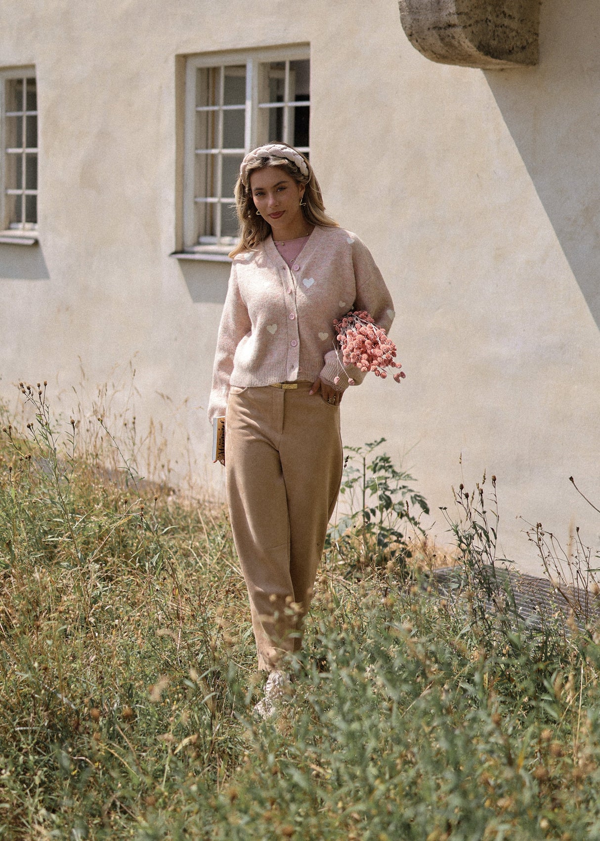 Cardigan mit weißen Herzen - beige