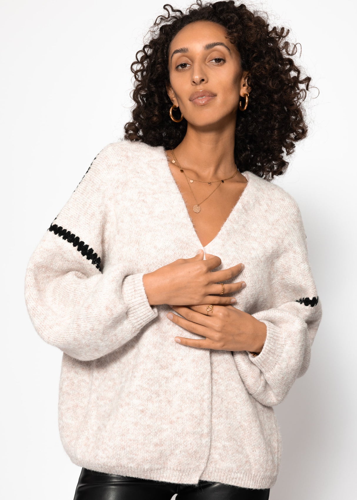 Cardigan with decorative stitching - beige