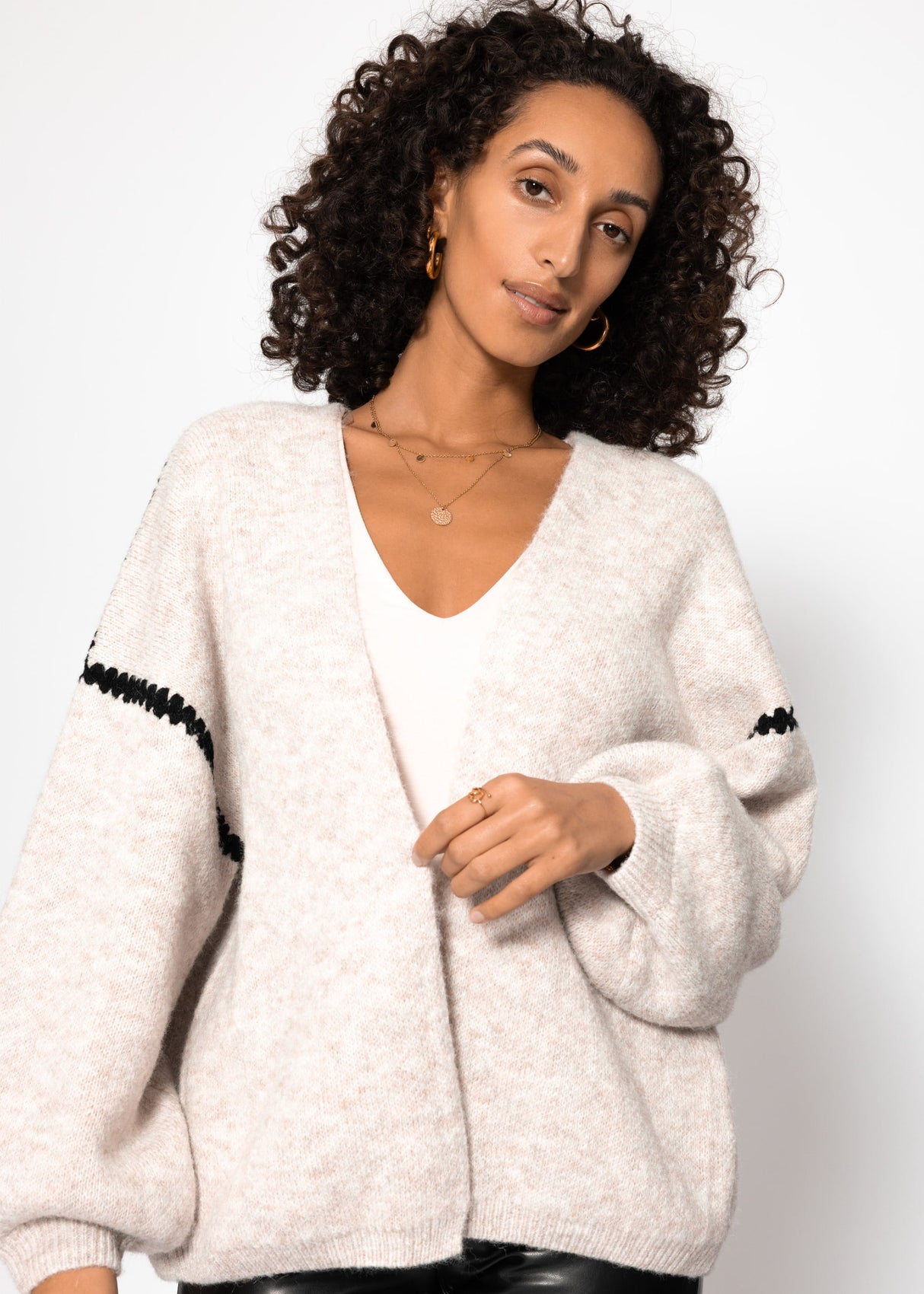 Cardigan with decorative stitching - beige