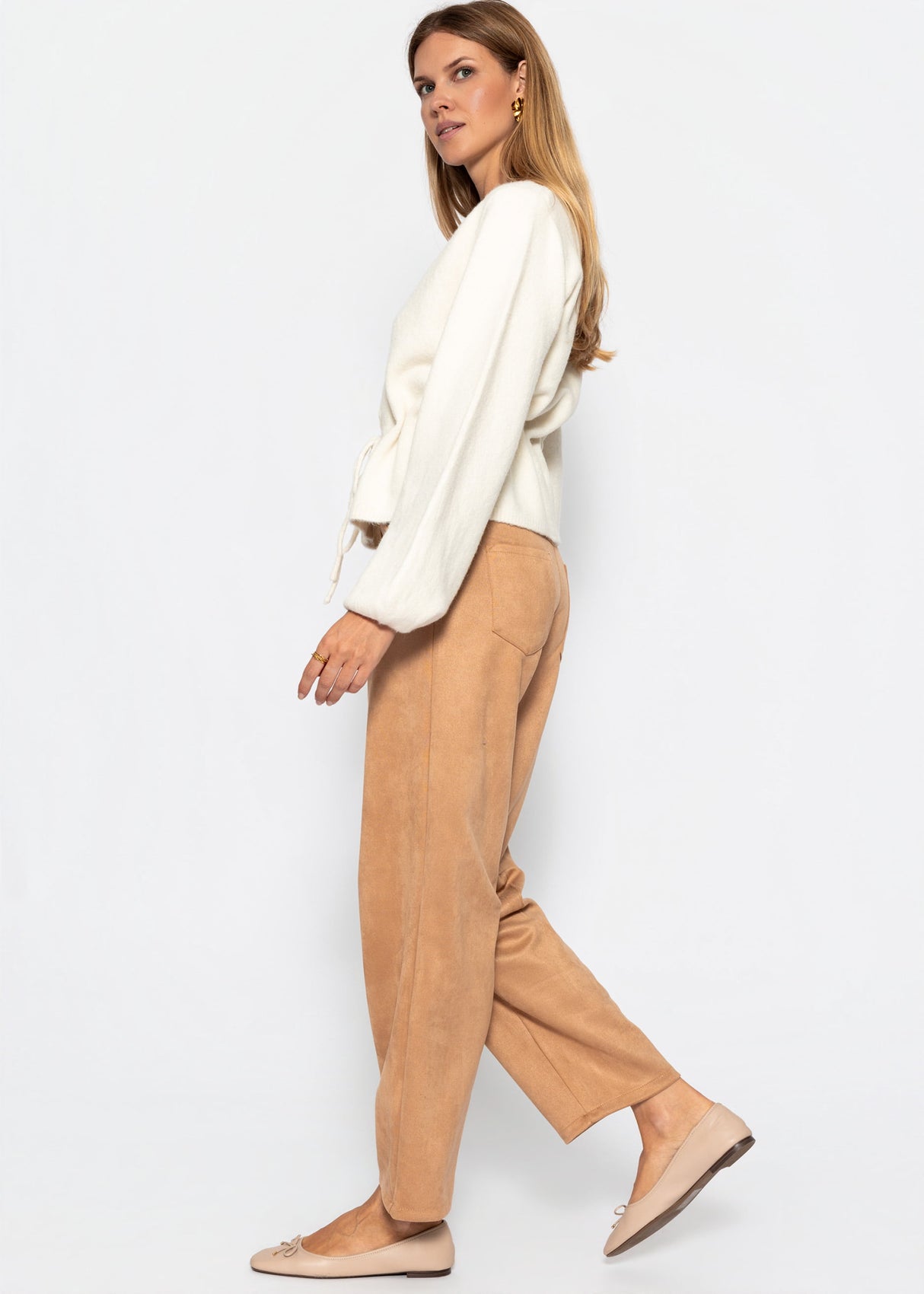 Strickjacke mit verstellbarem Kordelzug - offwhite