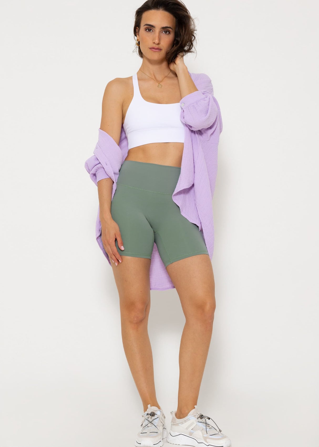 Crop sports bra with cross back - white
