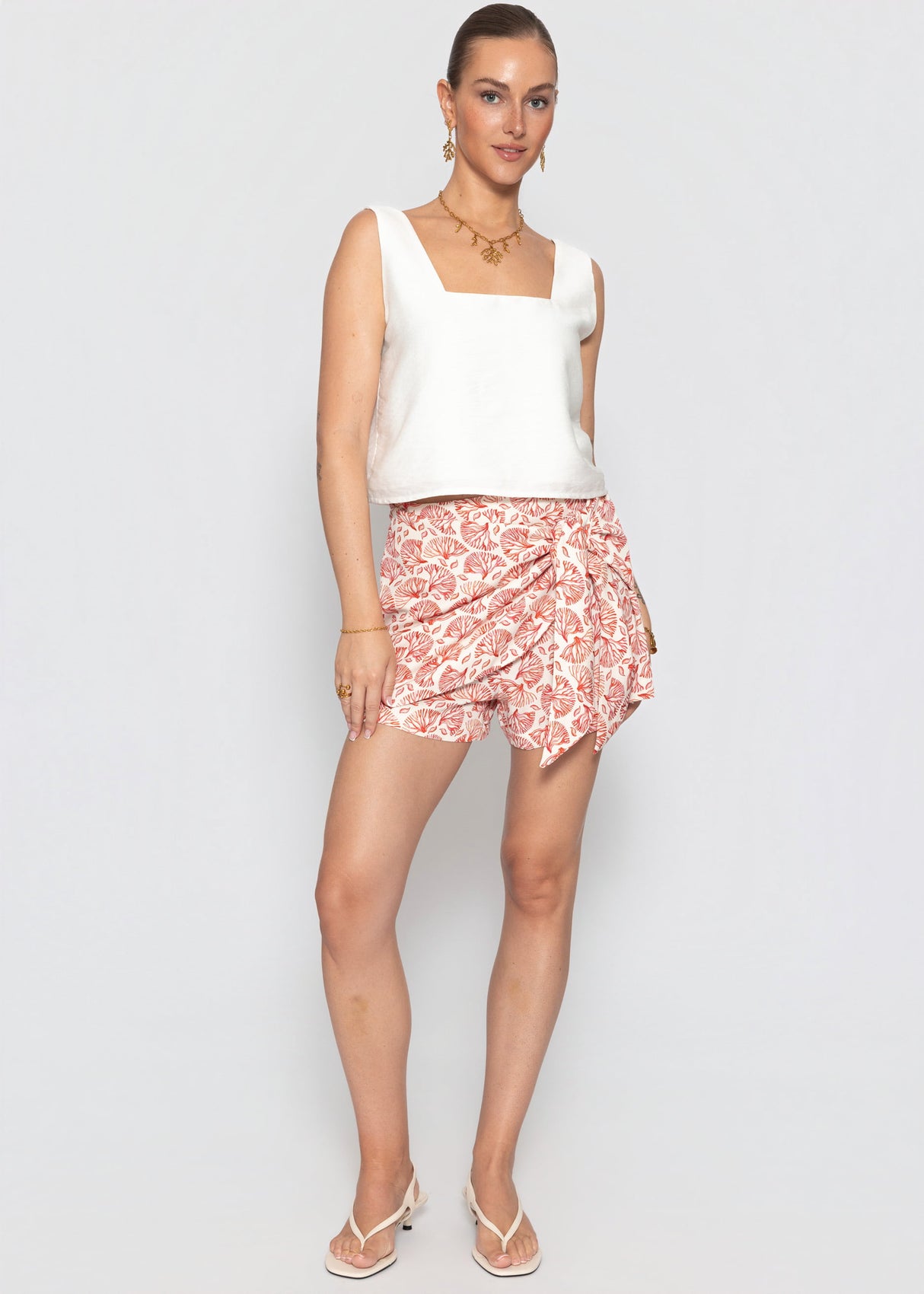 Cropped Top mit breiten Trägern - offwhite