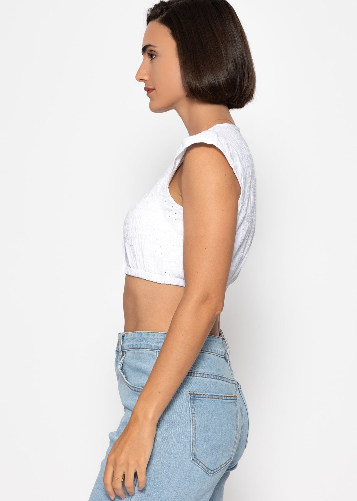 Dirndl blouse made of muslin with eyelet embroidery - white