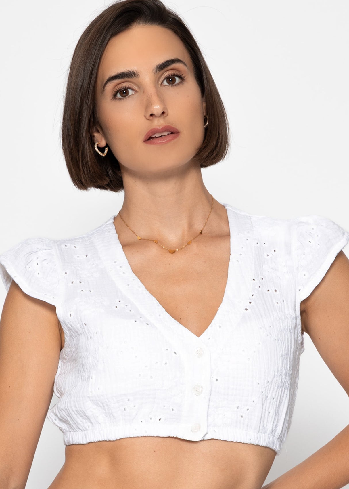 Dirndl blouse made of muslin with eyelet embroidery - white