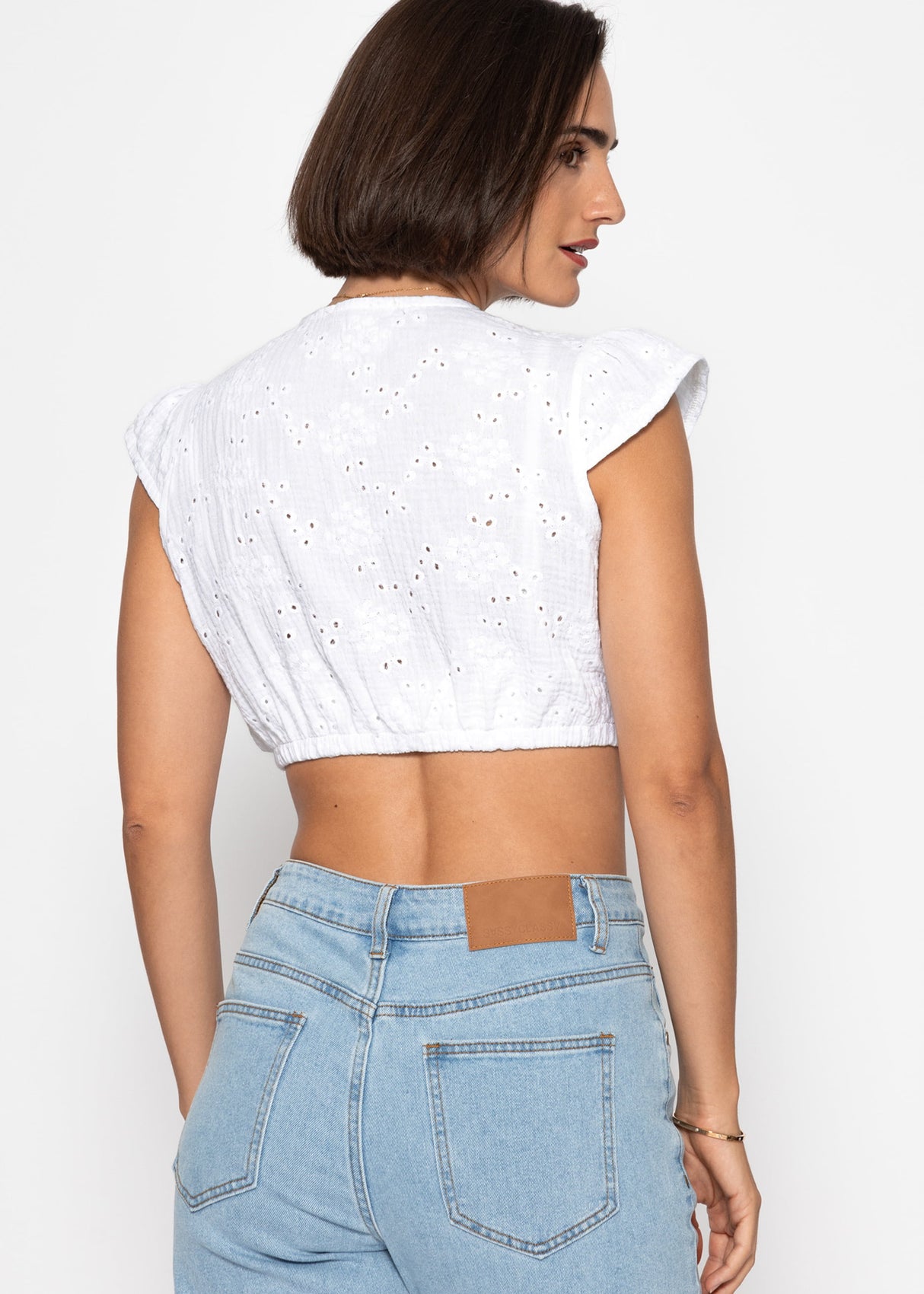 Dirndl blouse made of muslin with eyelet embroidery - white