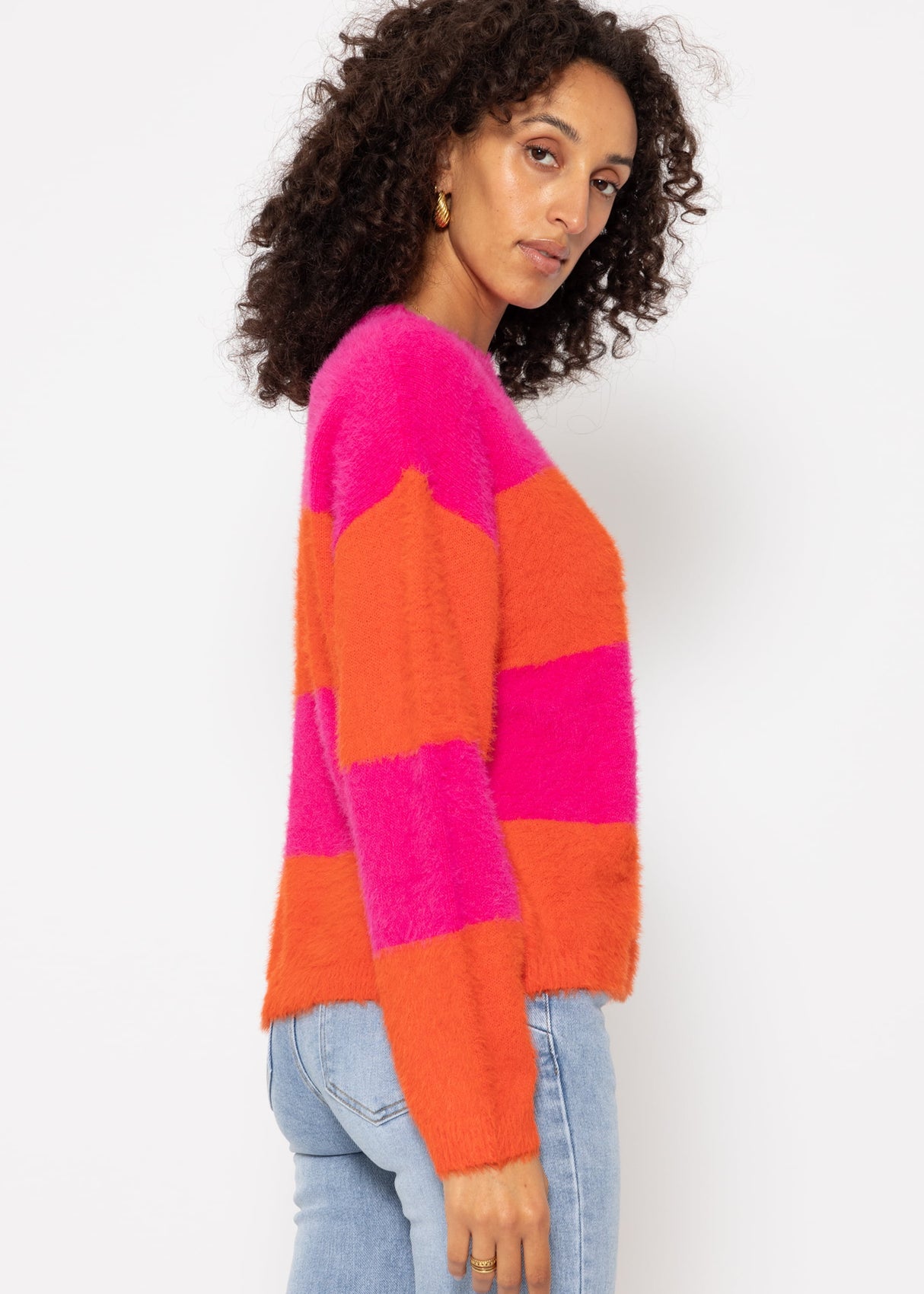 Fluffy sweater with block stripes - pink-orange