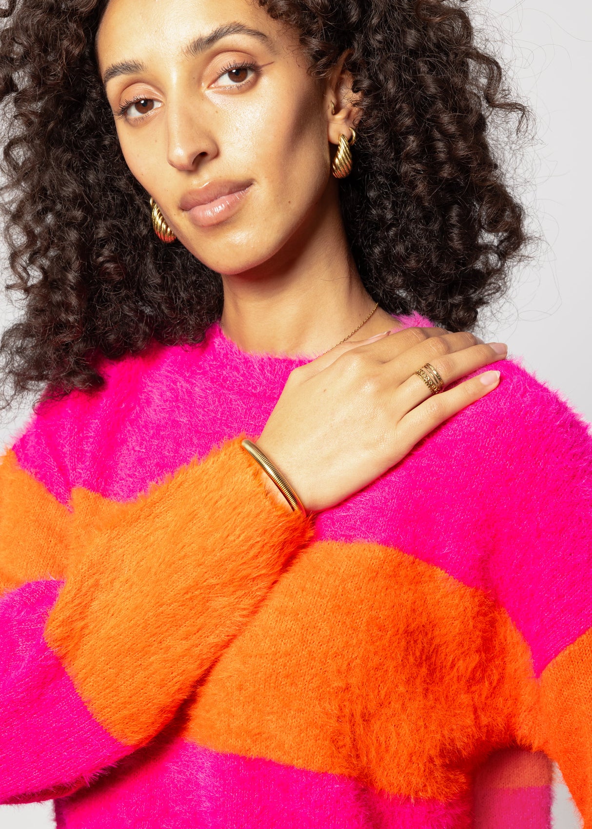 Fluffy sweater with block stripes - pink-orange