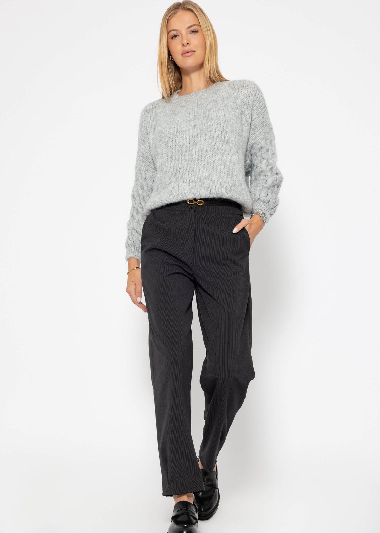 Fluffy knitted sweater - light grey