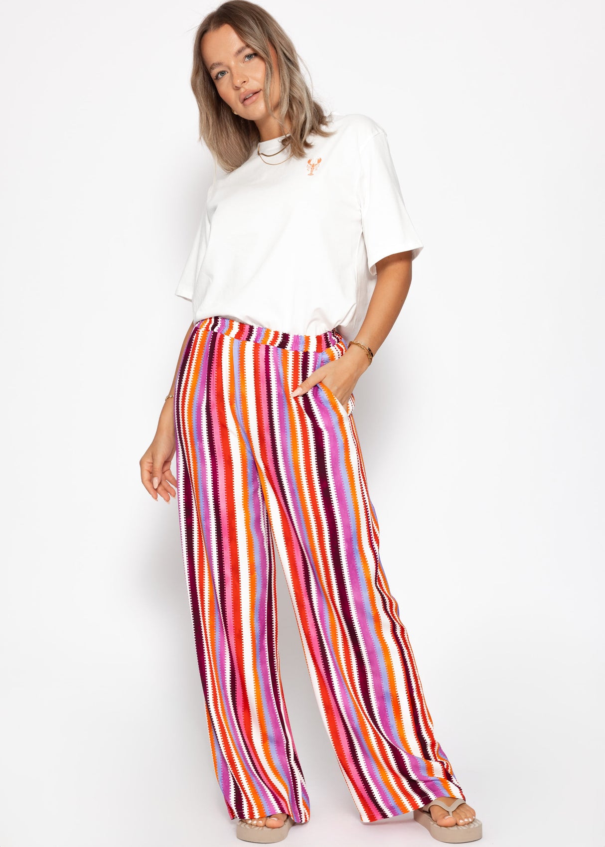Patterned pants with a wide leg - pink