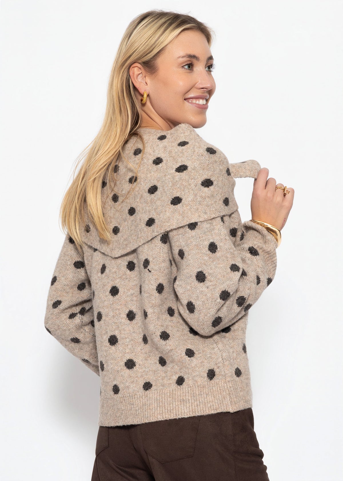 Dotted jumper with scarf - beige