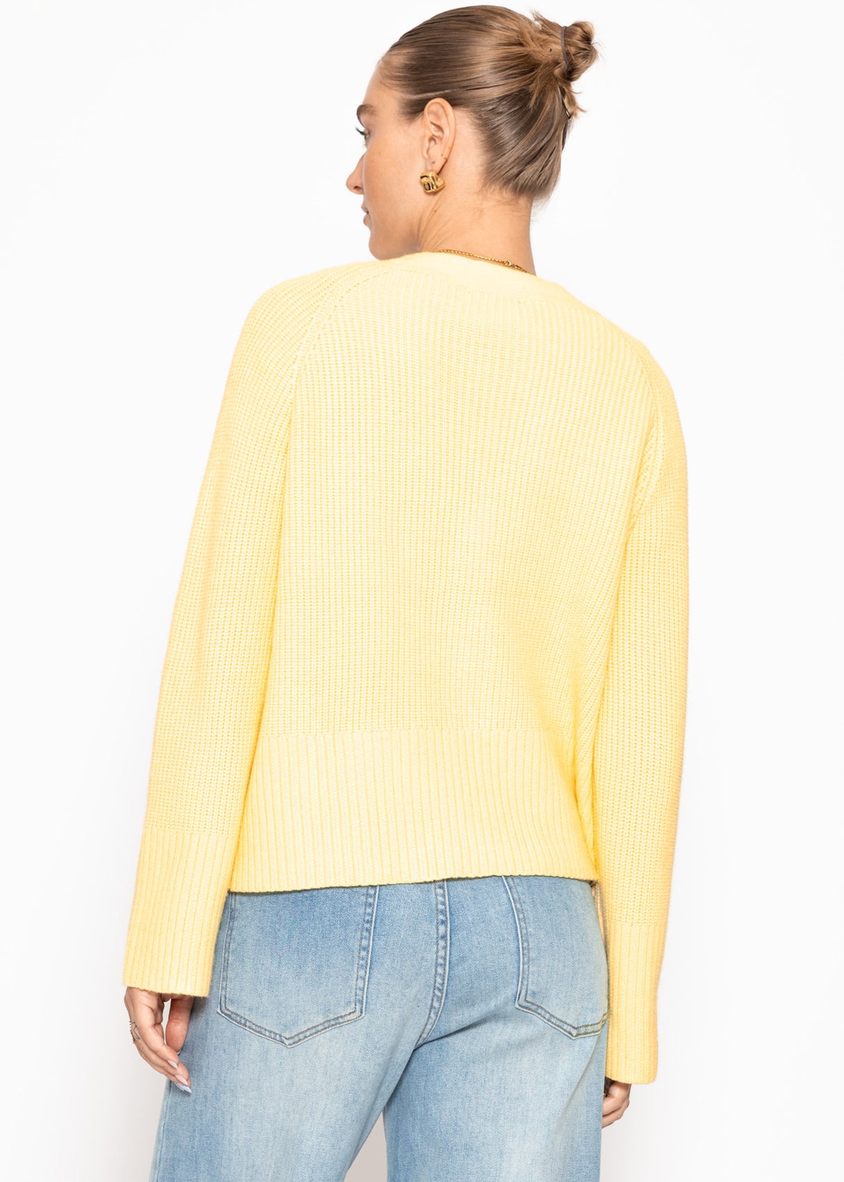 Gerippter Cardigan mit V-Ausschnitt - buttergelb