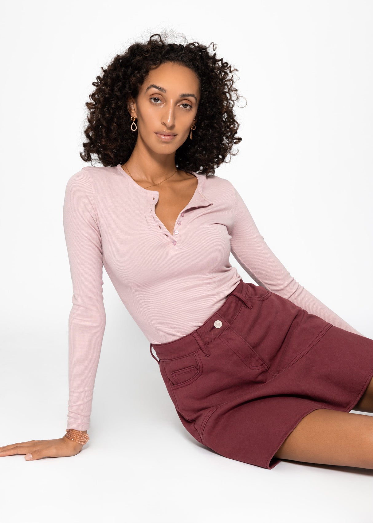 Geripptes Langarmshirt mit Knopfleiste - rosa