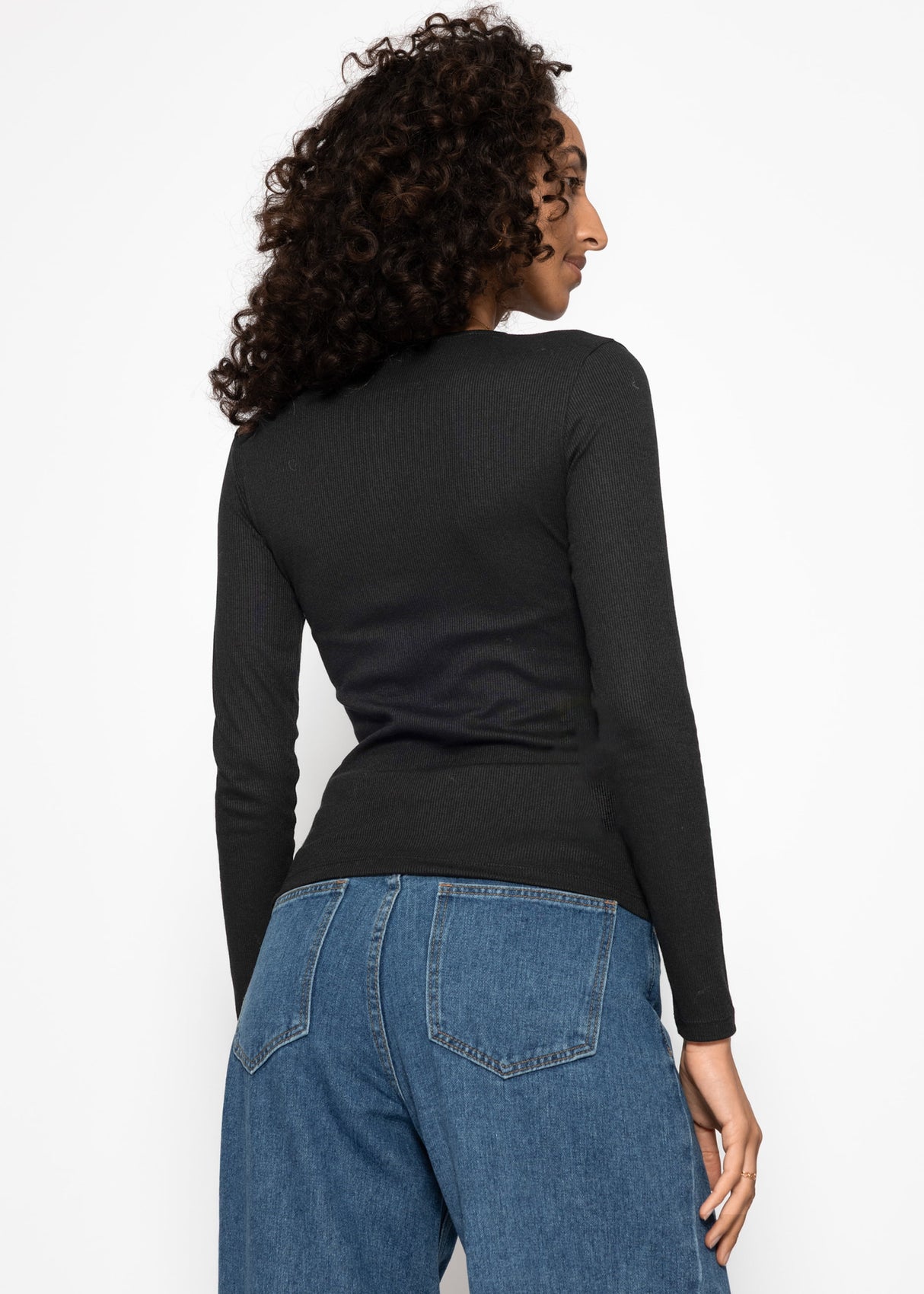 Geripptes Langarmshirt mit Knopfleiste - schwarz