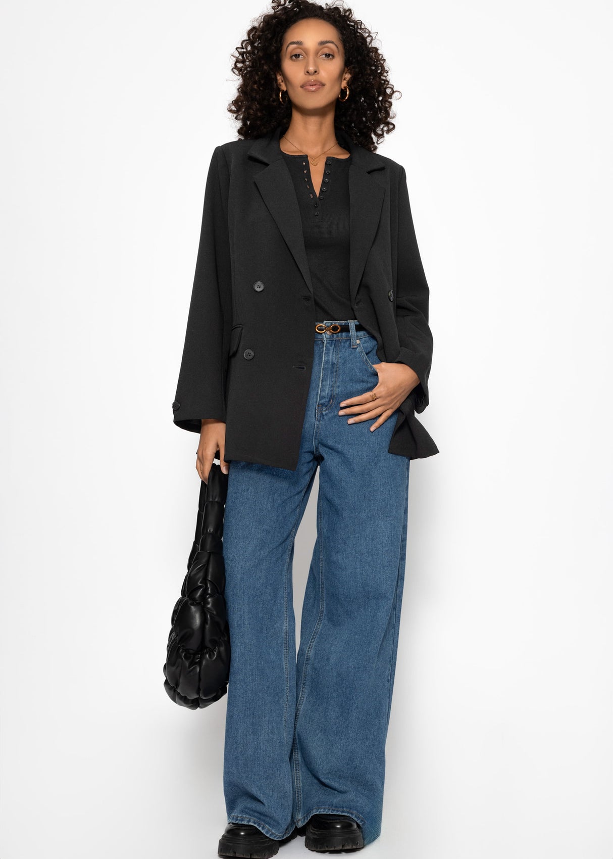 Geripptes Langarmshirt mit Knopfleiste - schwarz