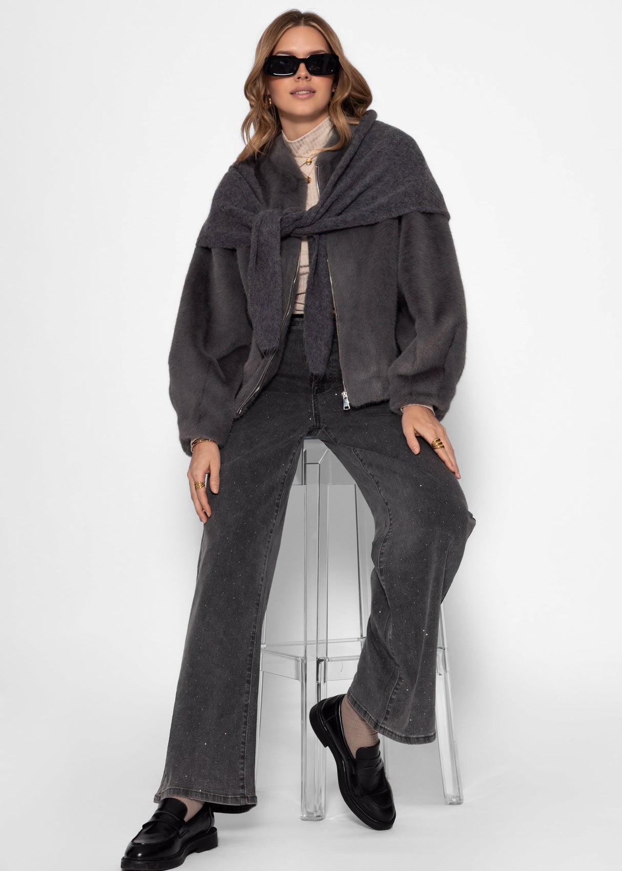 Ribbed long-sleeved shirt with stand-up collar - beige