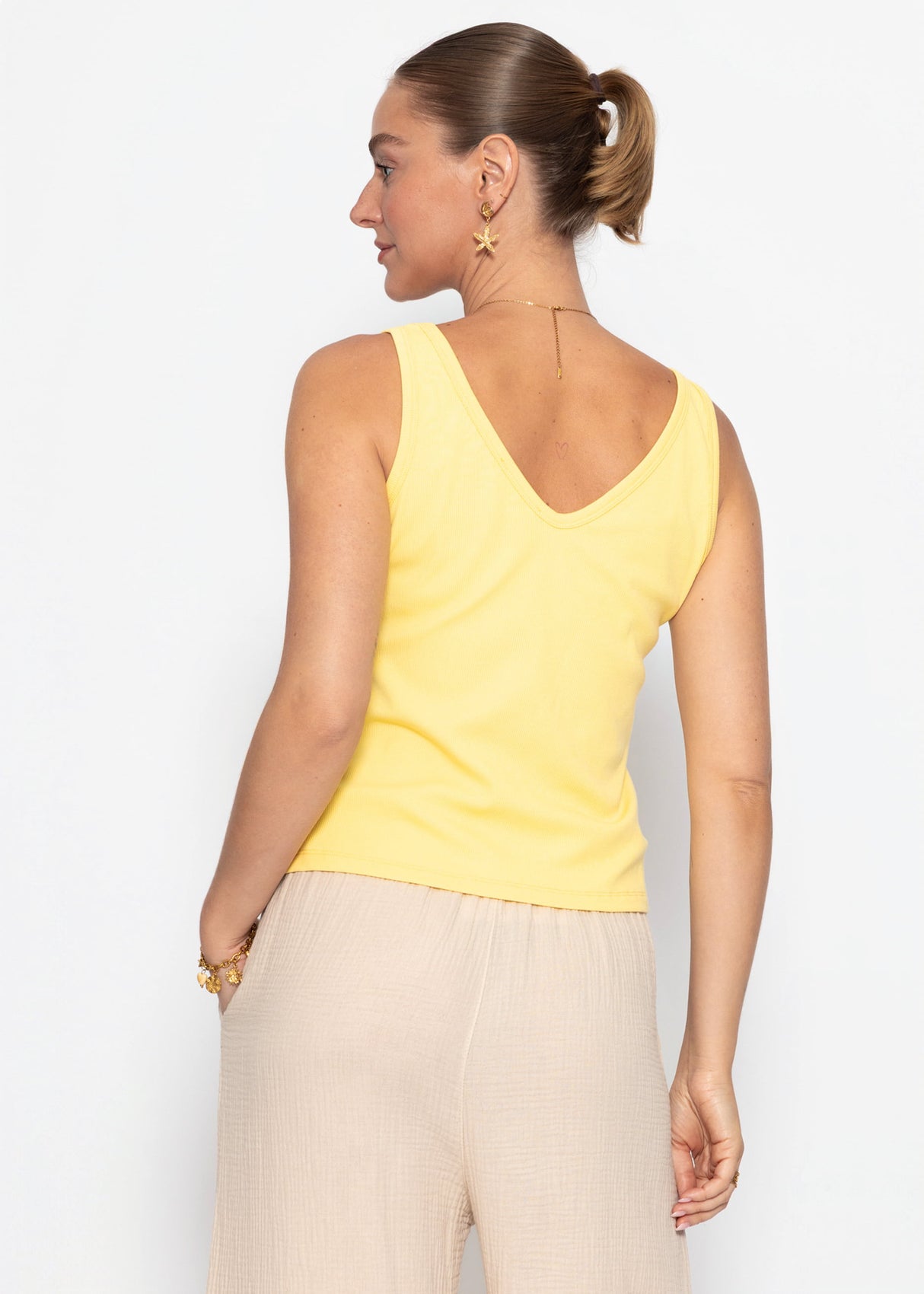 Geripptes Tank Top mit V-Ausschnitt - buttergelb