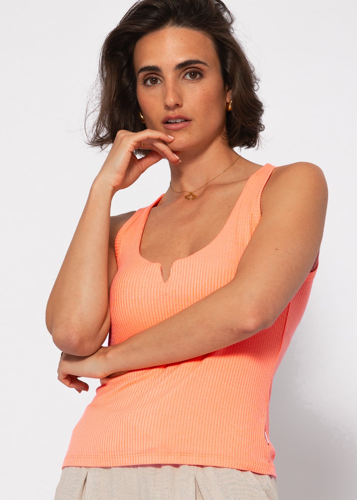 Ribbed V-neck top - peach