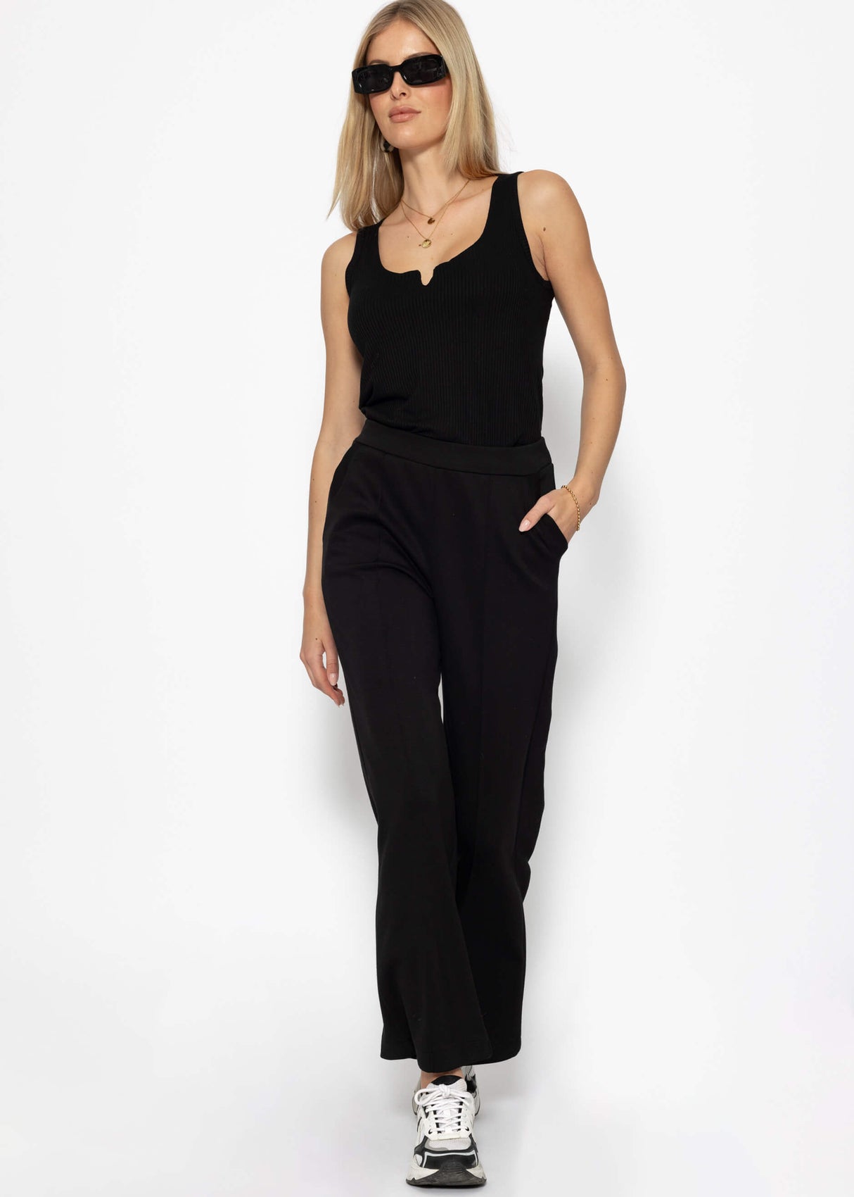 Ribbed V-neck top - black