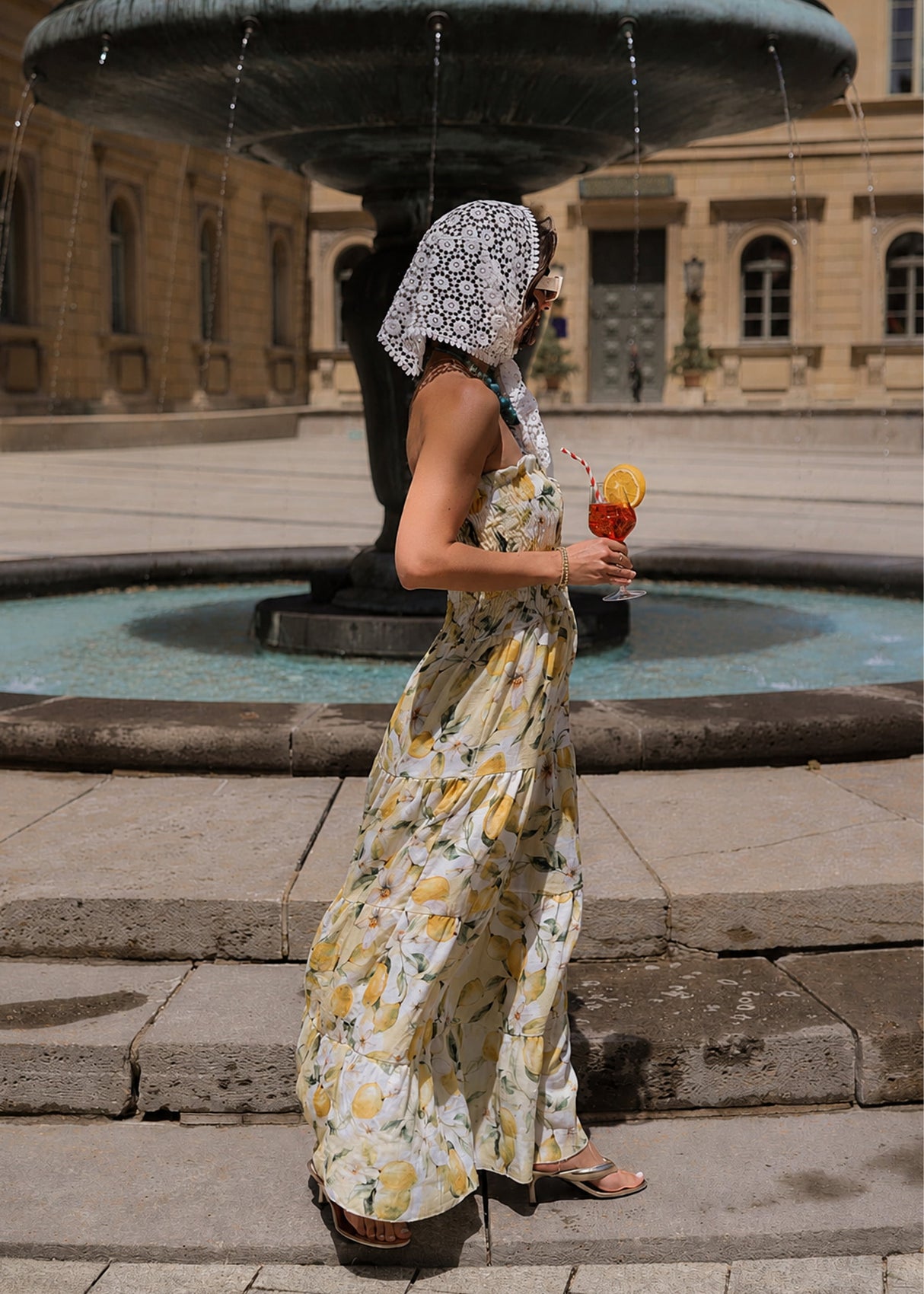Gesmoktes Bandeau Kleid mit Lemon-Print - gelb