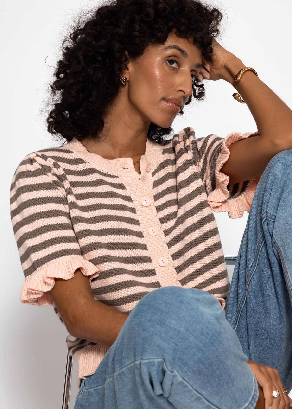 Striped short-sleeved cardigan with ruffles - pink-taupe