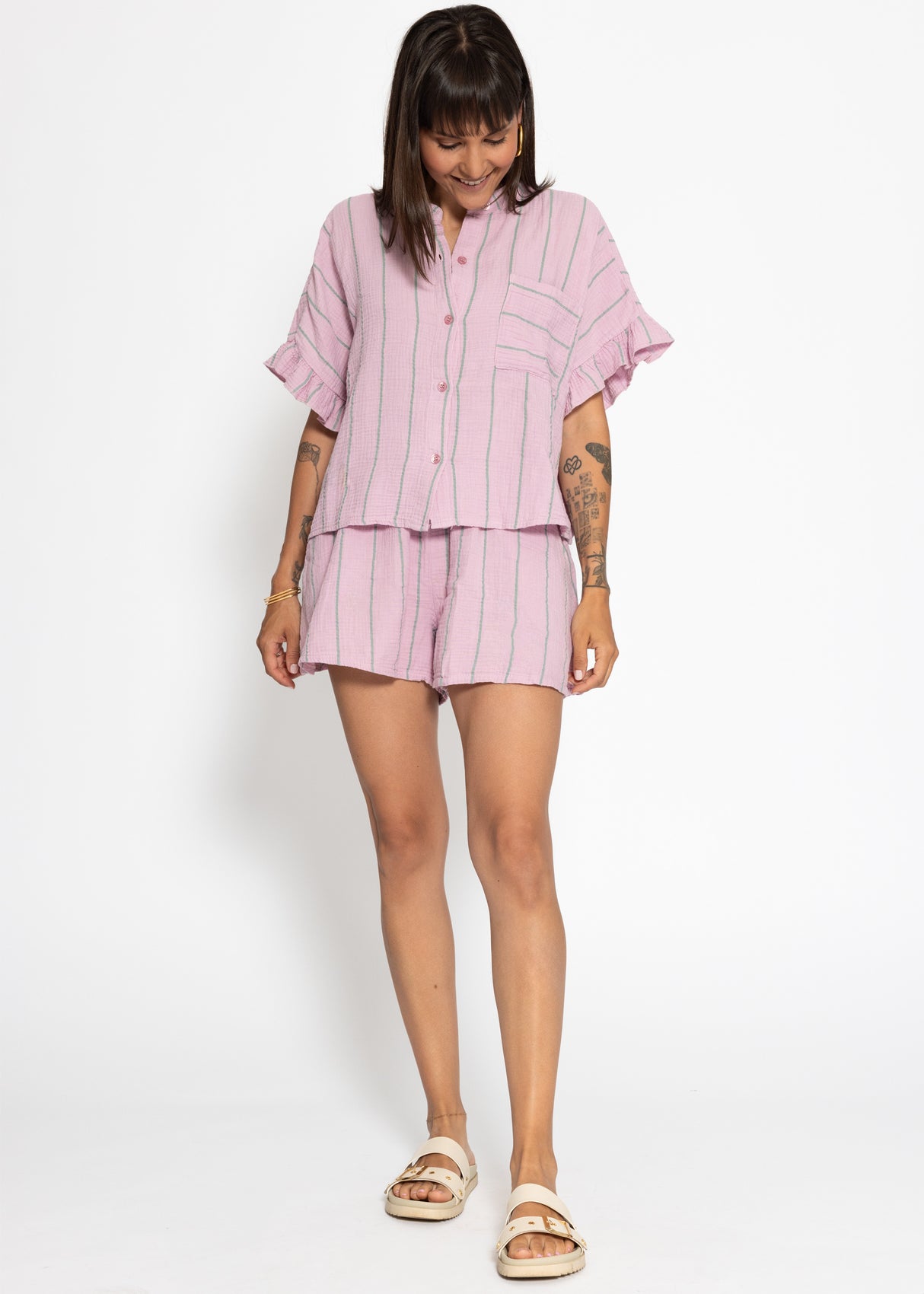 Gestreifte Musselin Shorts - rosa