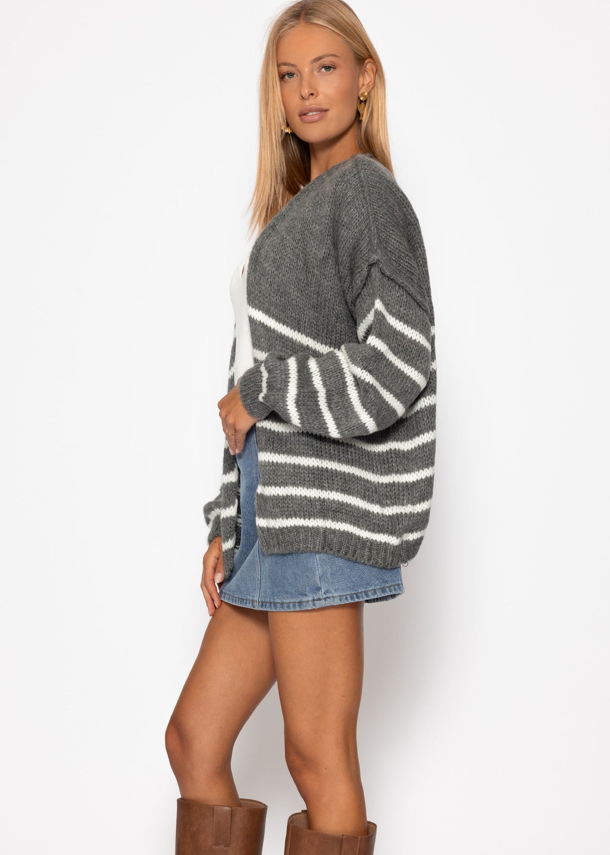 Striped cardigan with outer seams - grey