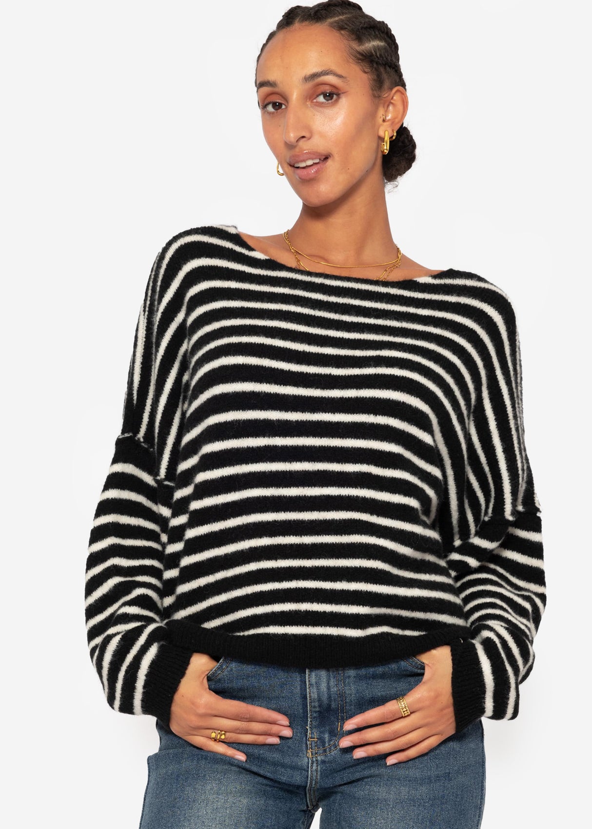 Striped oversize sweater with back seam - black -offshite