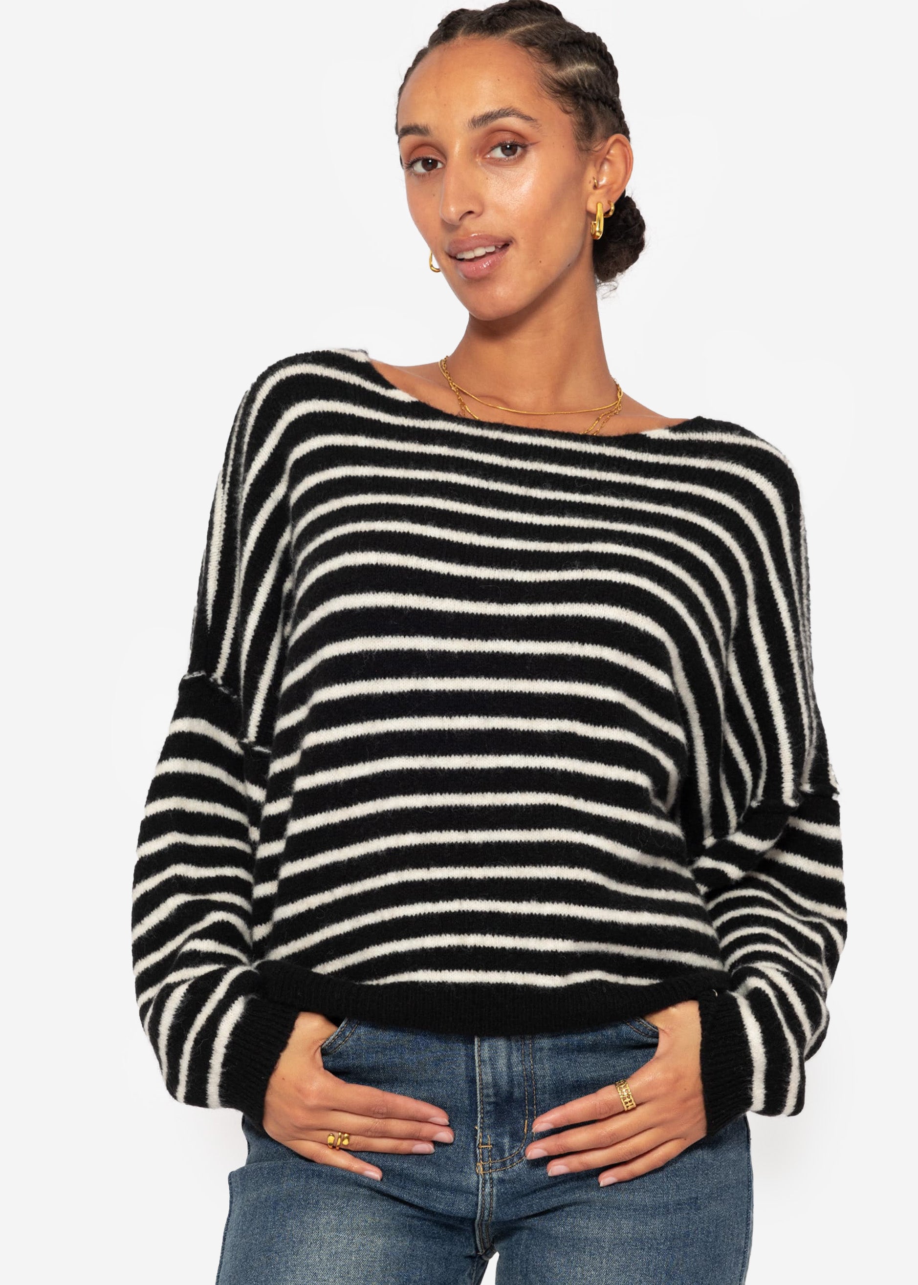 Striped oversize sweater with back seam - black -offshite