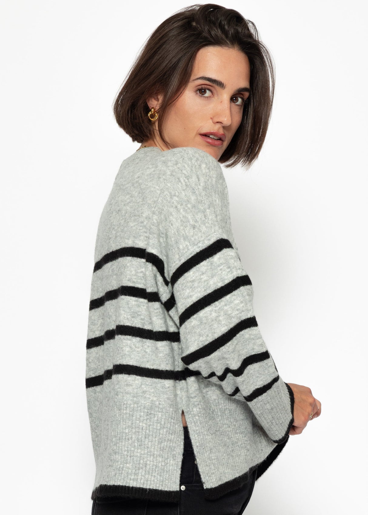 Striped knitting sweater with side slits - gray -black