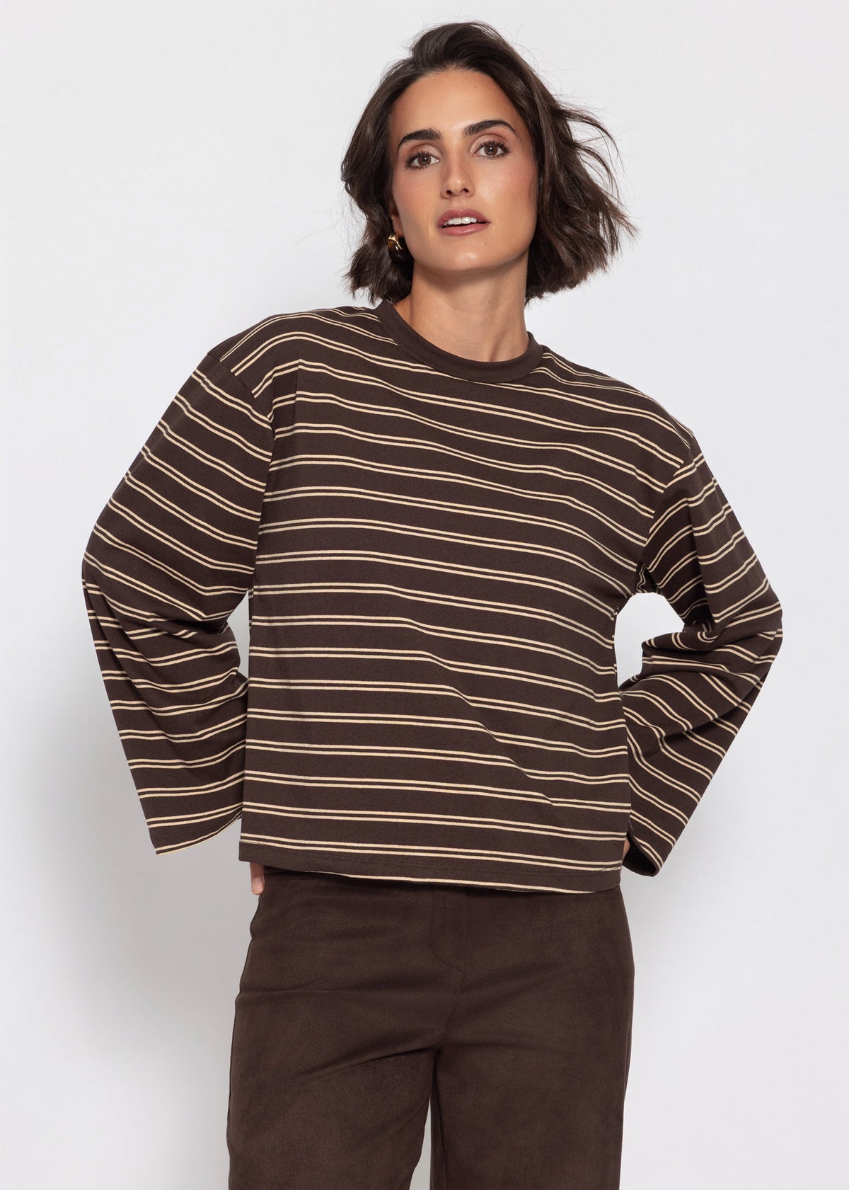 Gestreiftes Langarmshirt mit weiten Ärmeln - braun