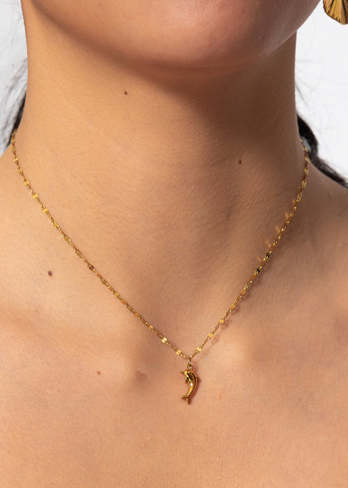 Halskette mit Delfin - gold