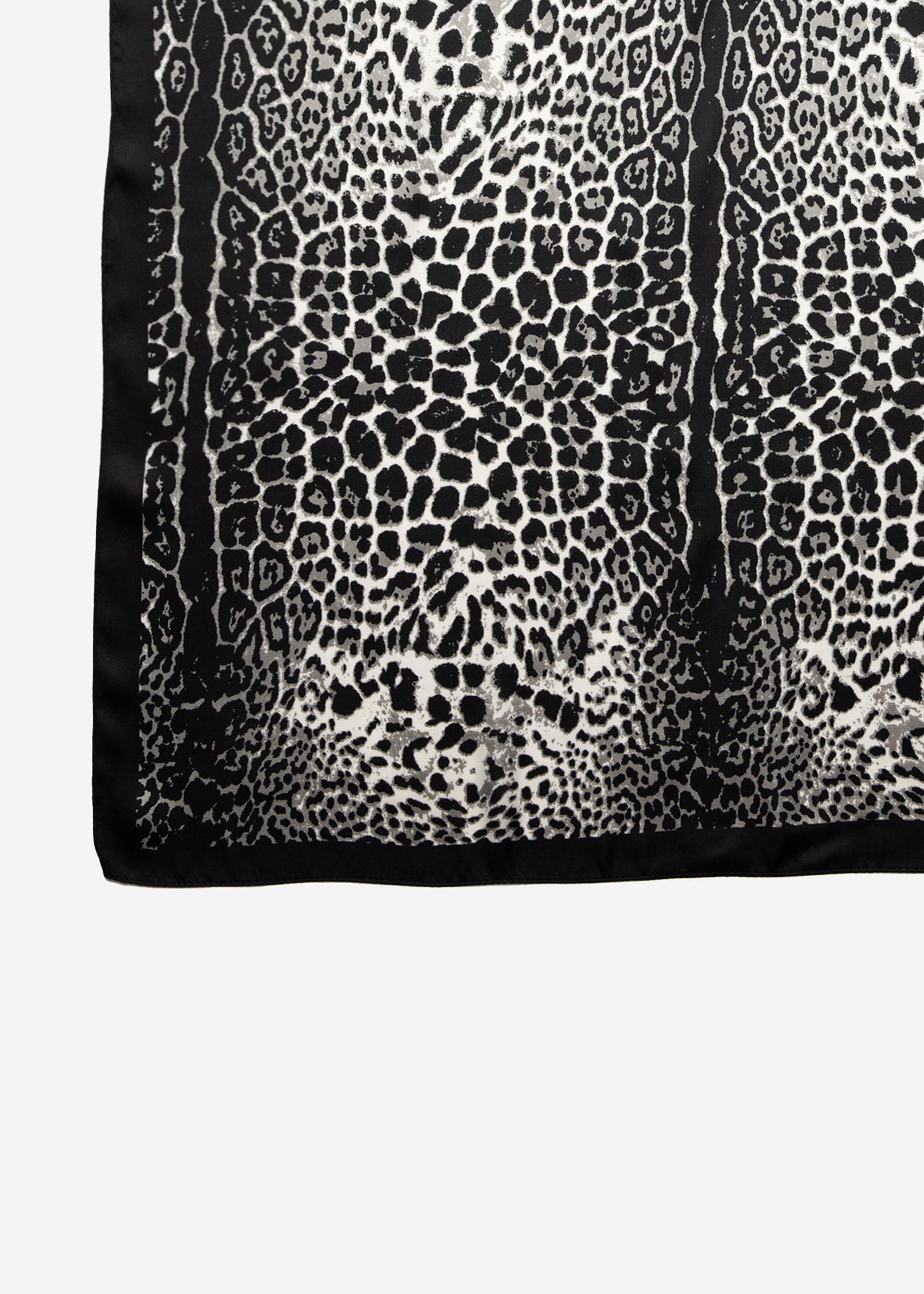 Scarf with leopard print - black
