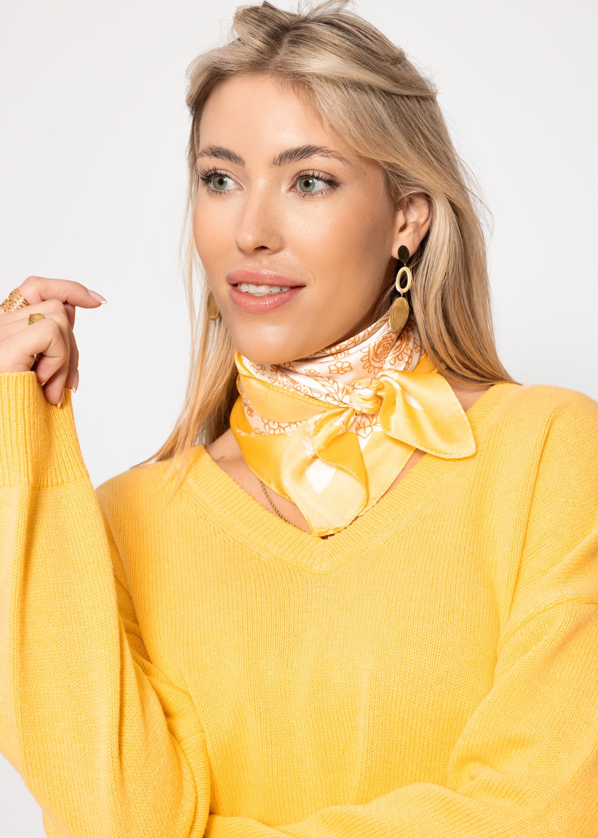 Paisley pattern scarf - yellow