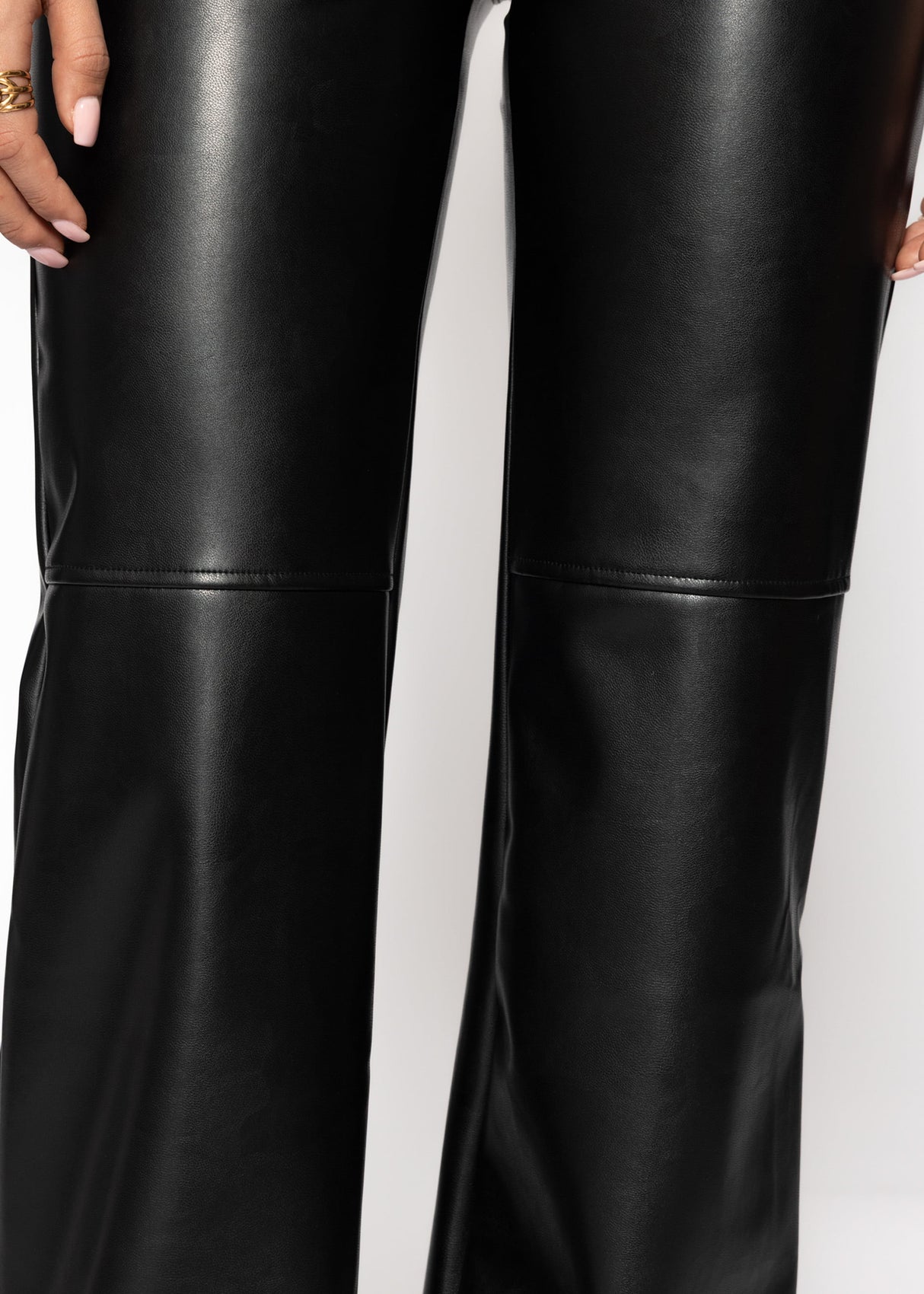 High-Rise Flared Thermo Kunstleder Leggings mit breitem Bund - schwarz