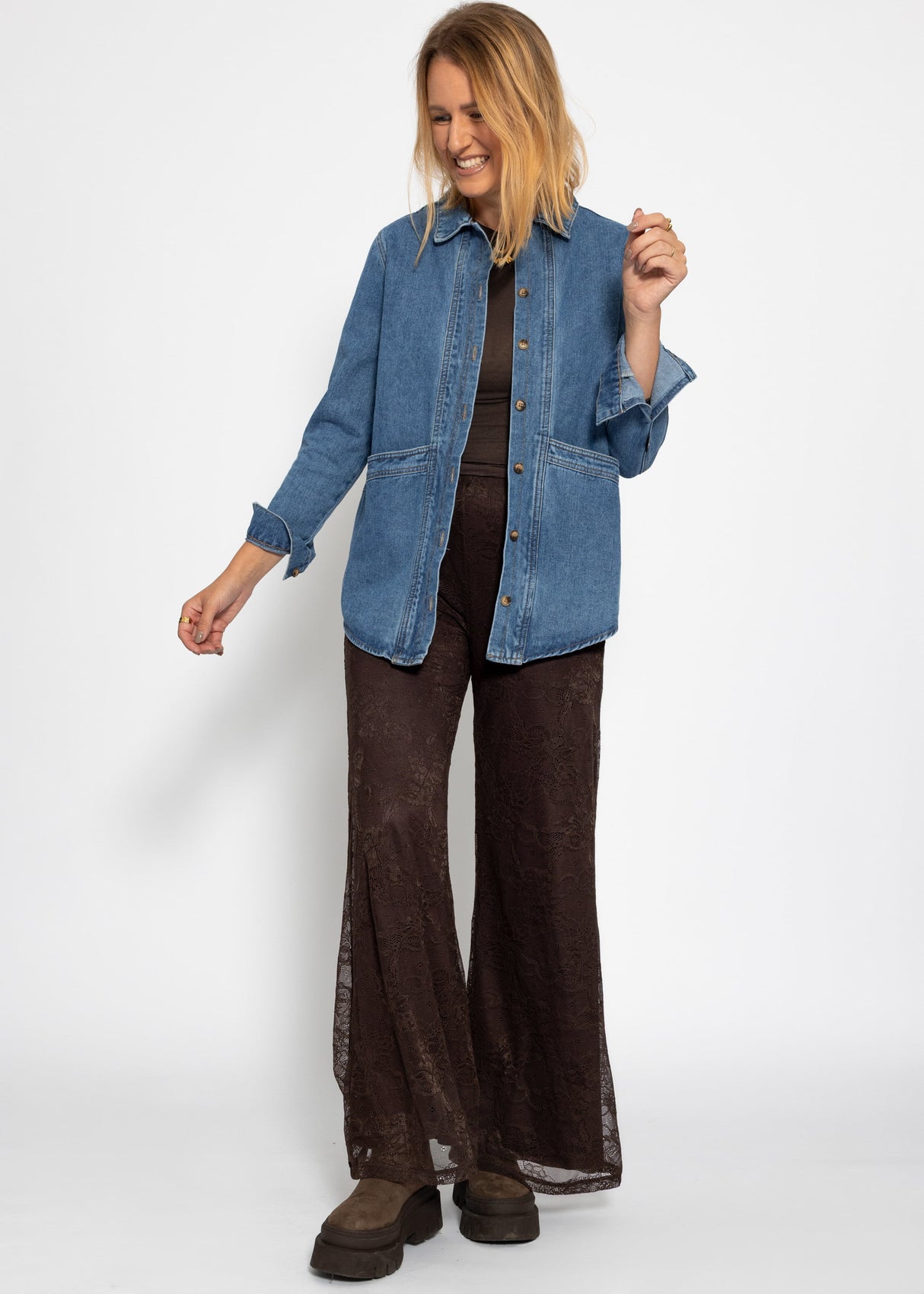 Lace pants with wide legs - brown