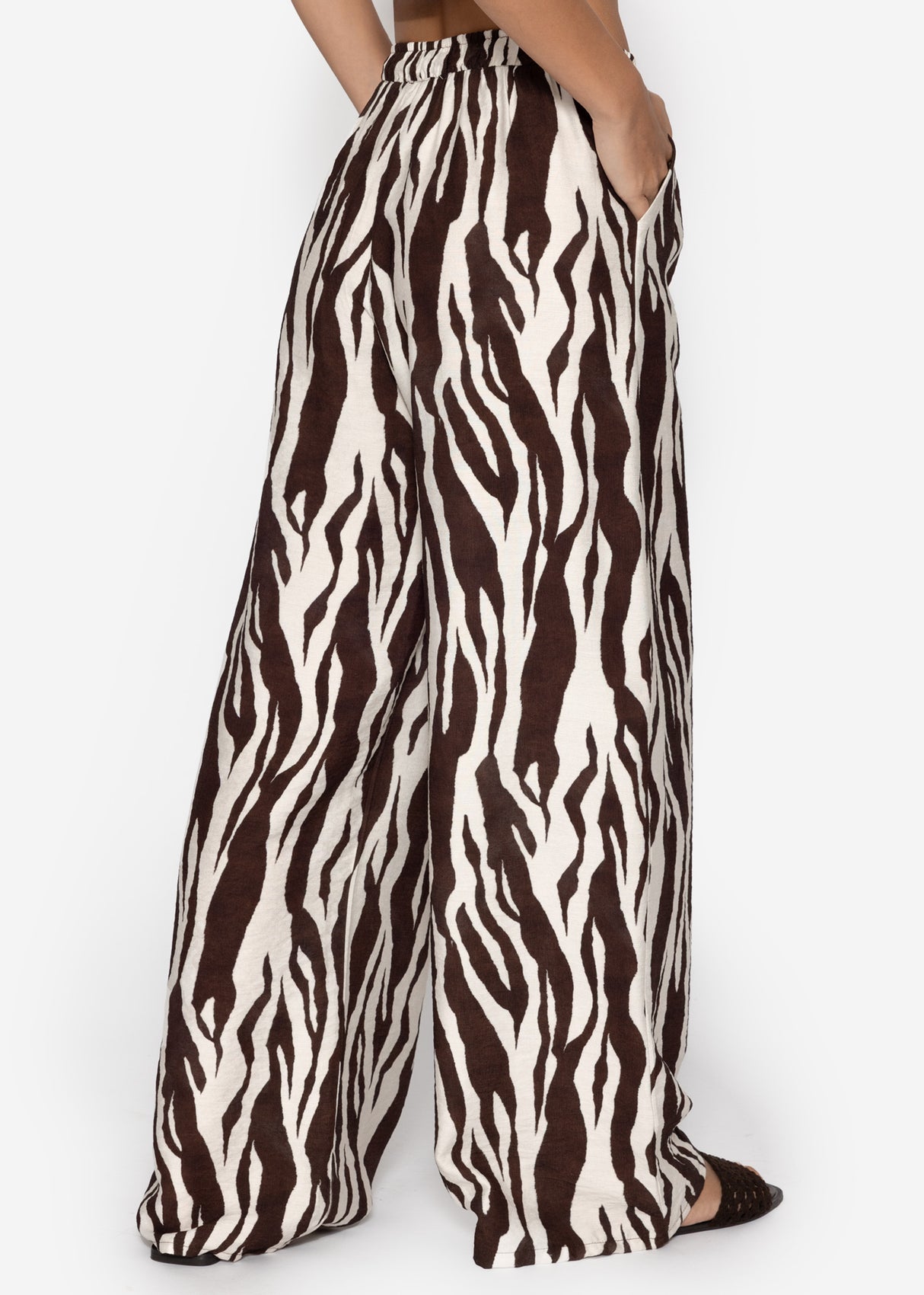 Viscose trousers with zebra print - brown
