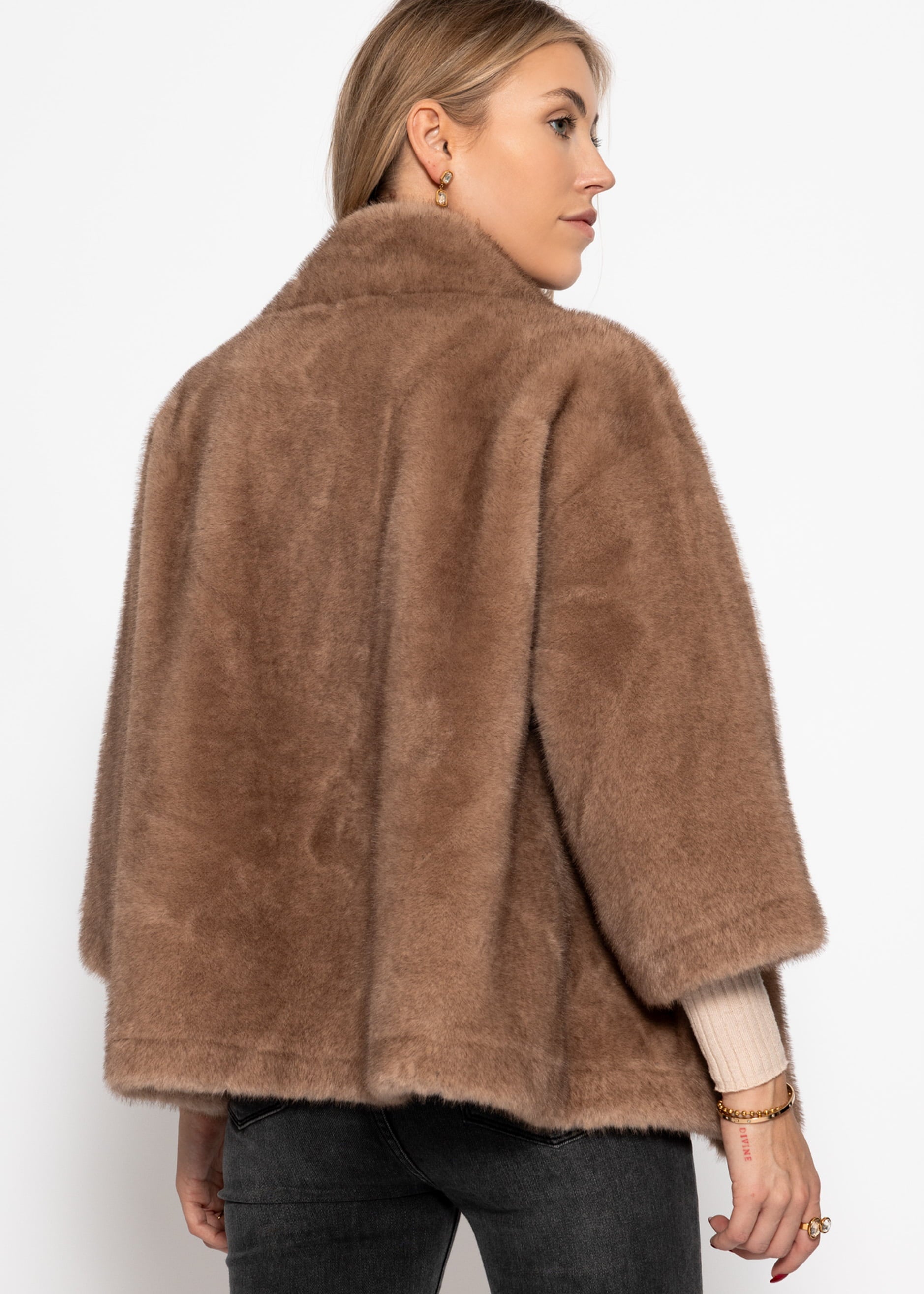 Jacke aus Kunstfell mit 7/8 Ärmeln - beige
