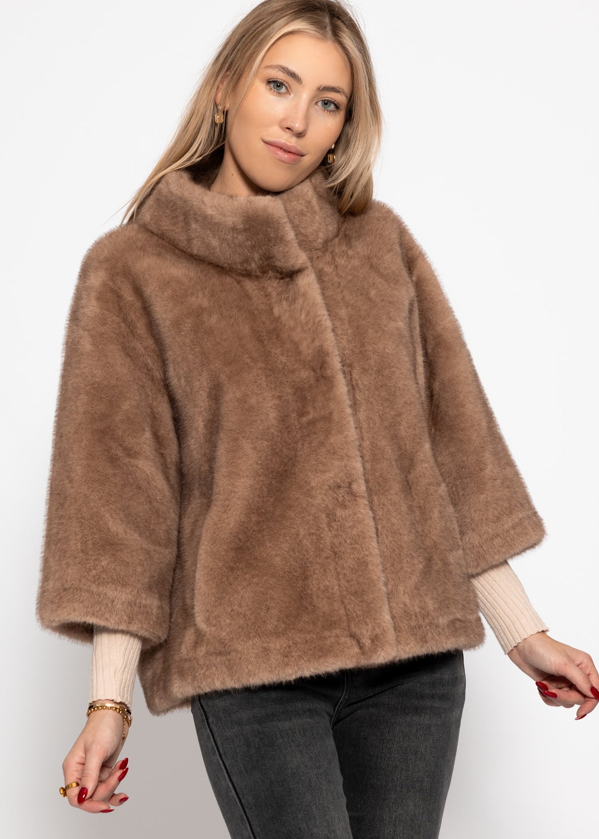 Jacke aus Kunstfell mit 7/8 Ärmeln - beige