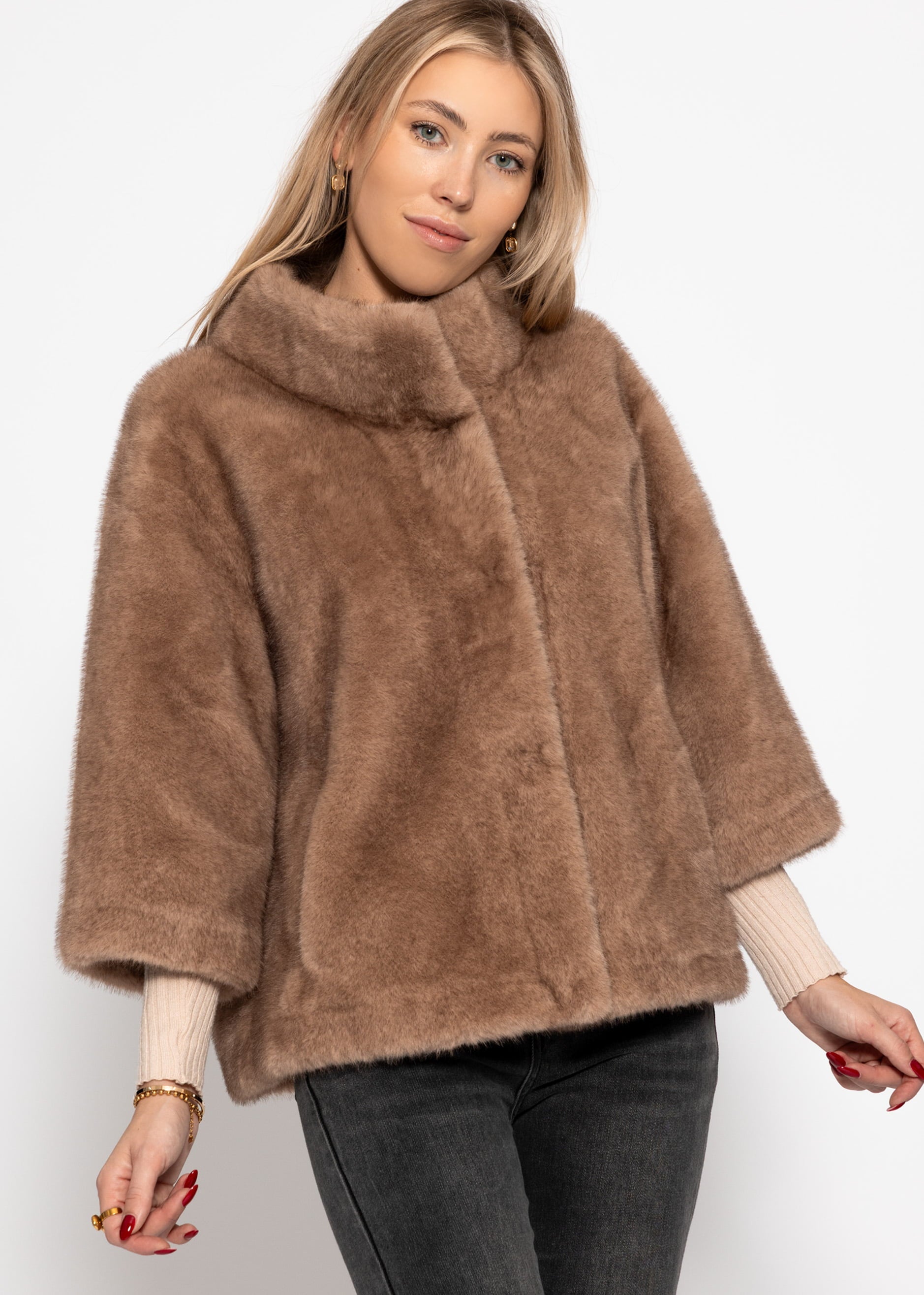Jacke aus Kunstfell mit 7/8 Ärmeln - beige