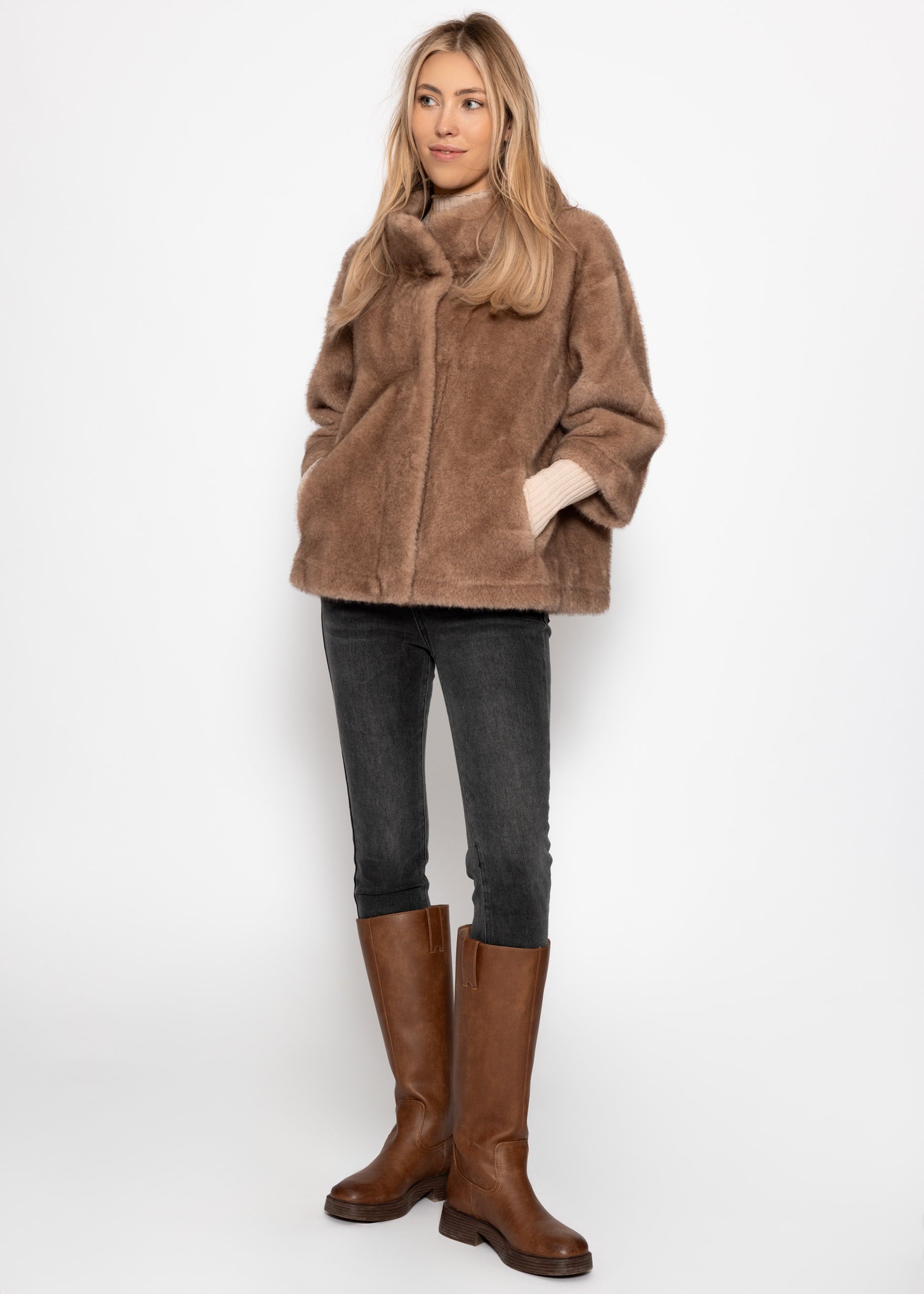 Jacke aus Kunstfell mit 7/8 Ärmeln - beige