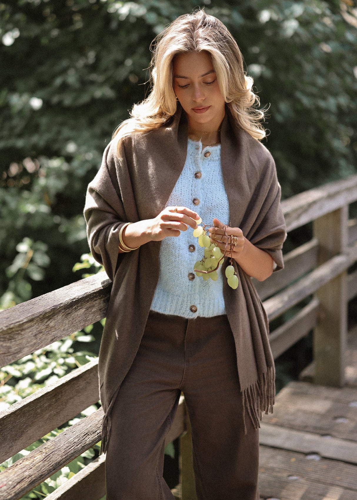 Kurzarm Cardigan mit Außennähten - hellblau