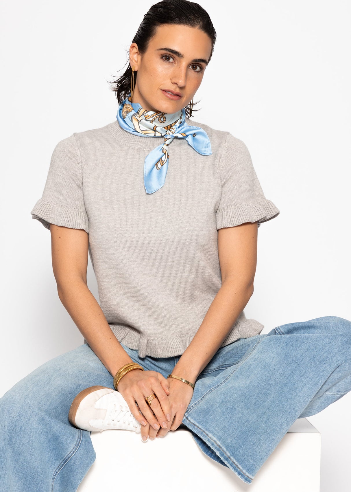 Kurzarm-Pullover mit Volants - taupe