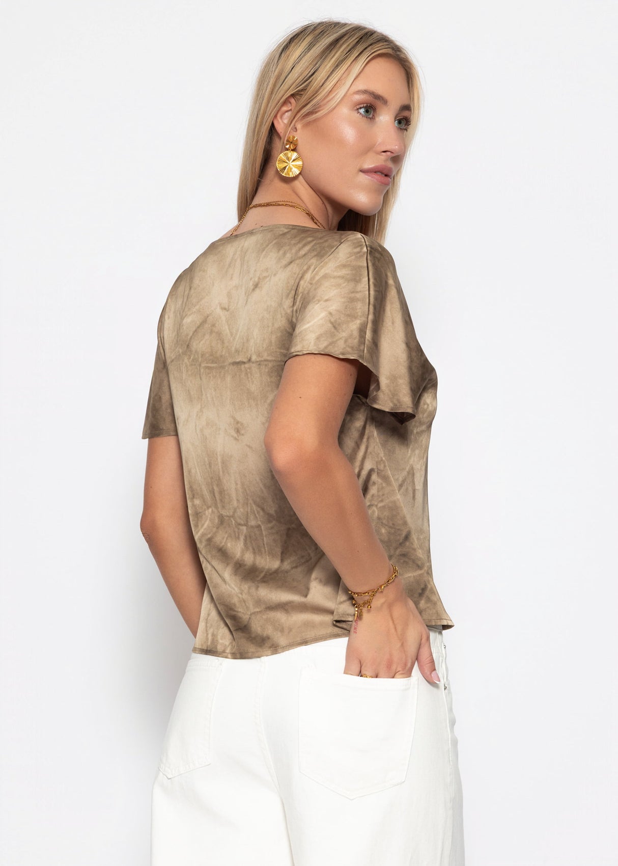 Kurzarm Satin Bluse mit Batik-Muster - braun