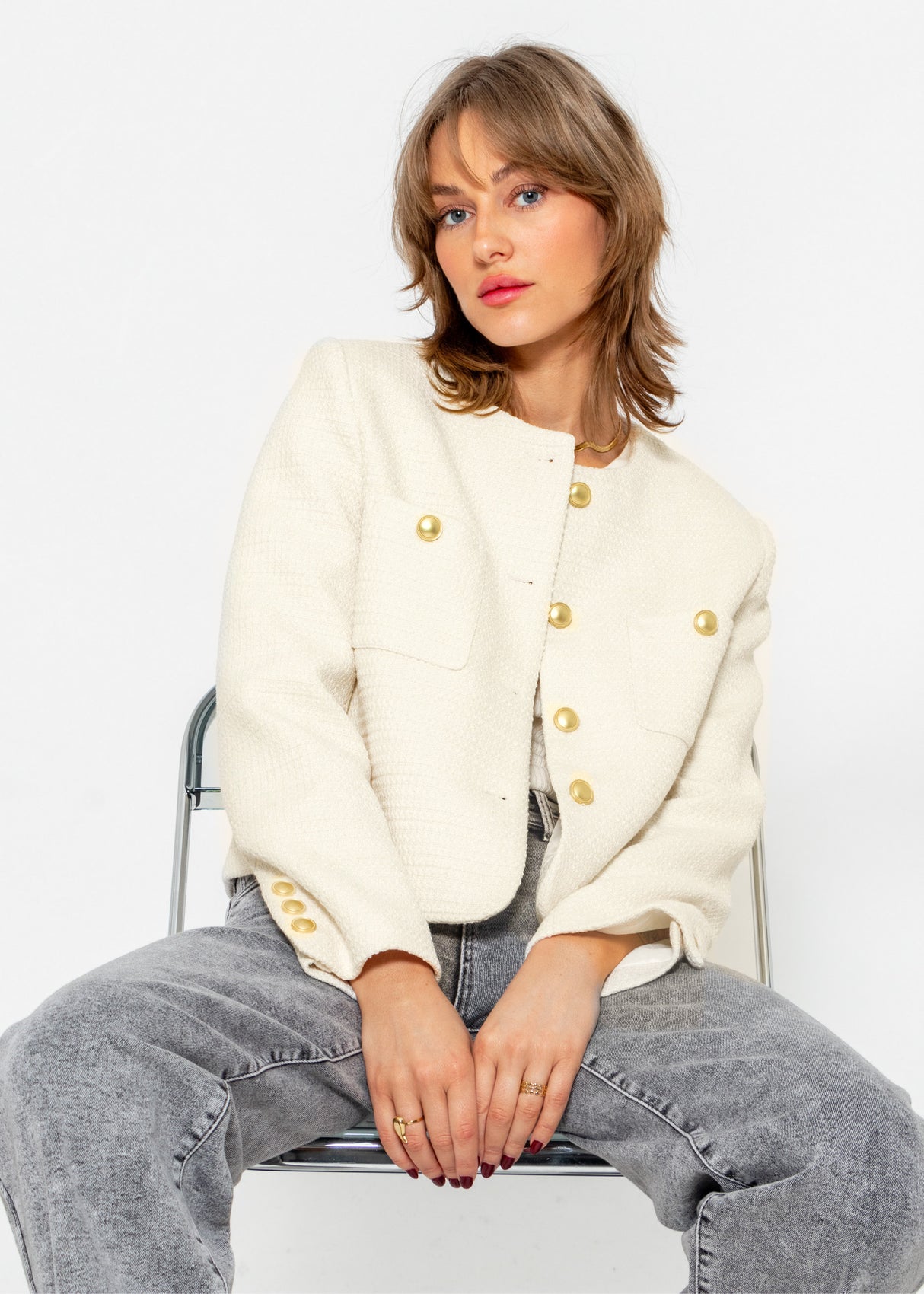 Short jacket with gold-colored buttons - off-white