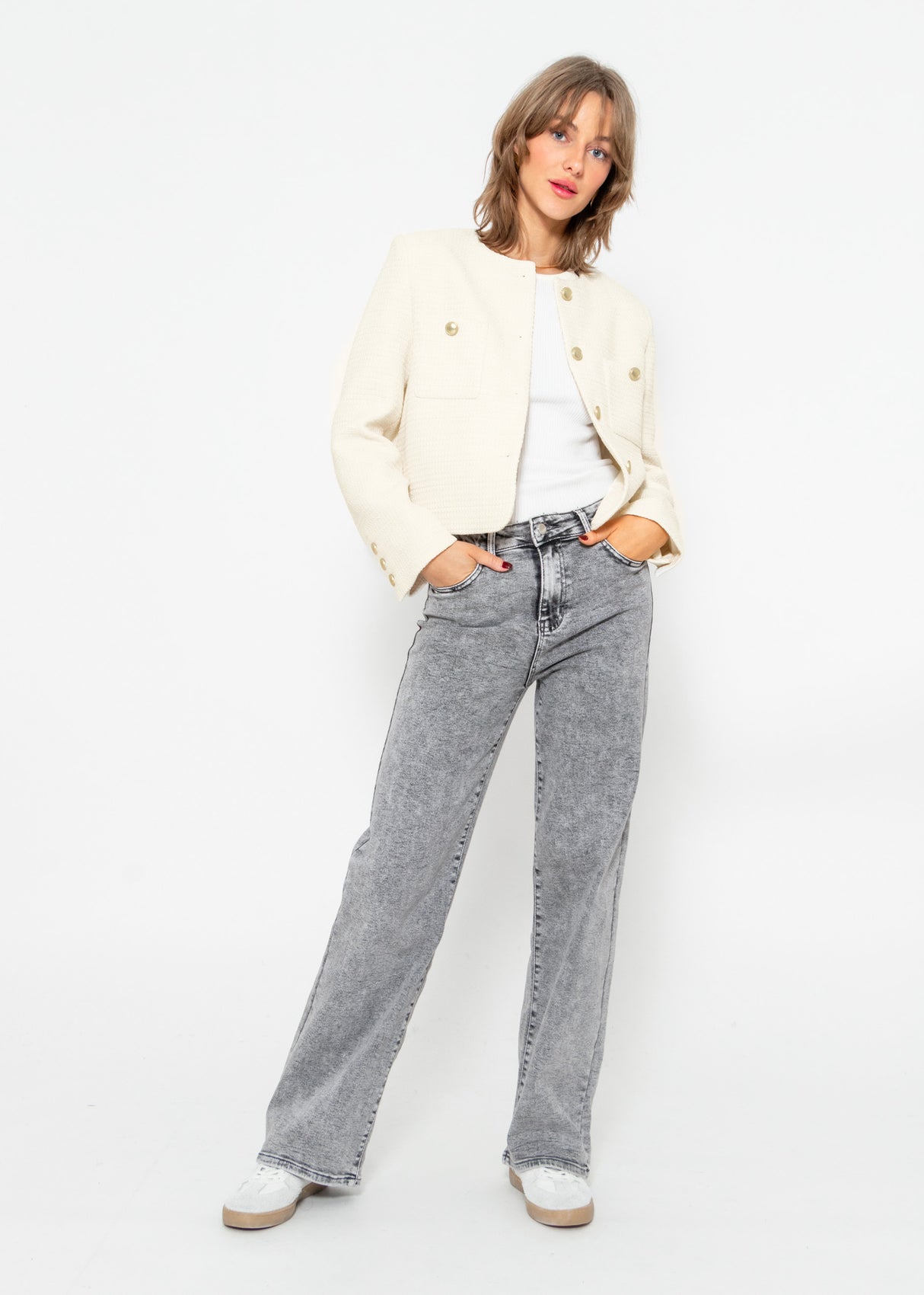 Short jacket with gold-colored buttons - off-white