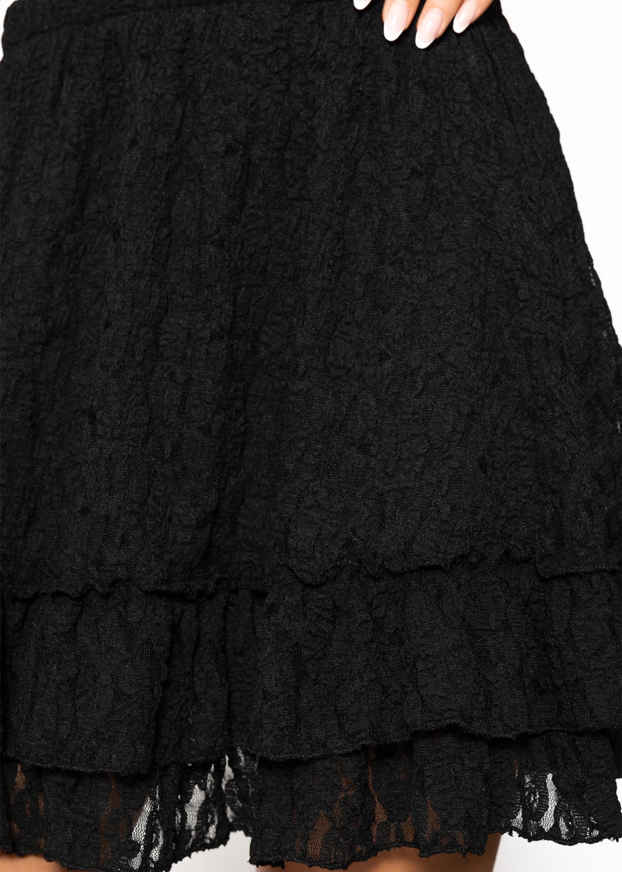 Short ruffled lace skirt - black