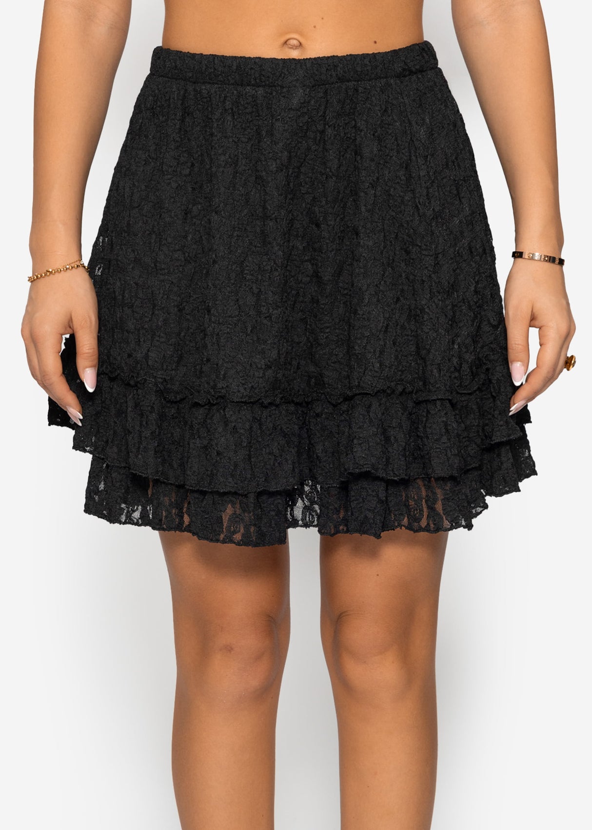 Short ruffled lace skirt - black